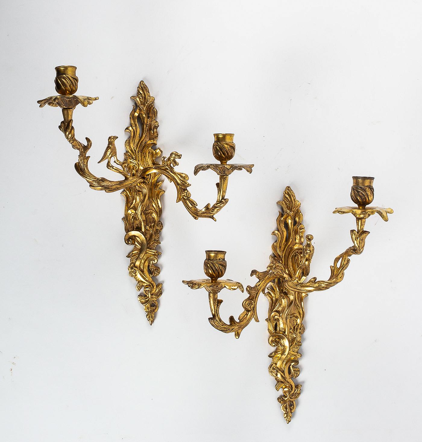 Crowned C Mark, Rare Pair of Hunting Design Ormolu Louis XV Period Sconces For Sale 12