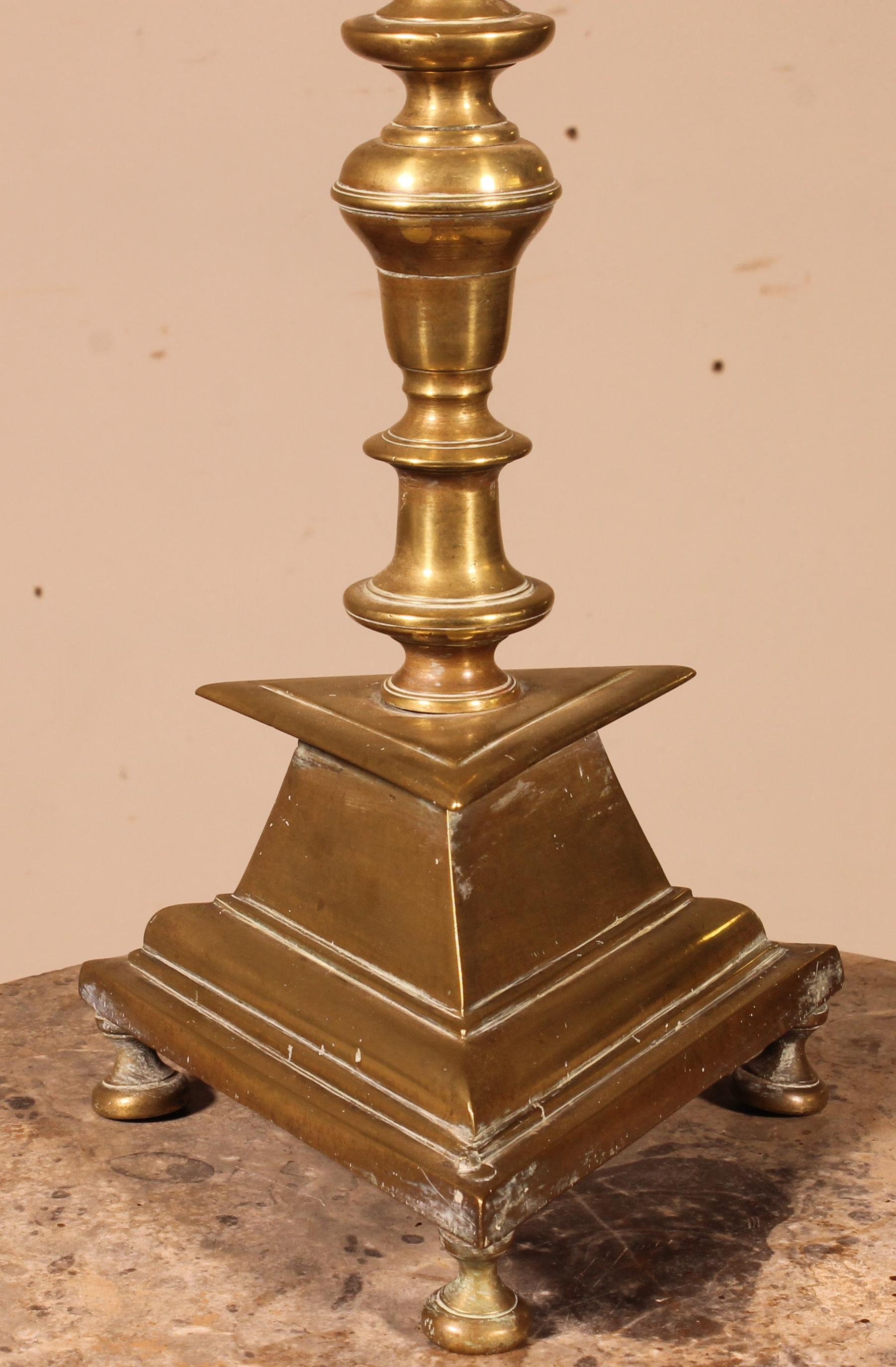 Prächtige in Bronze aus dem 17. Jahrhundert in Spanien (Spanisch) im Angebot