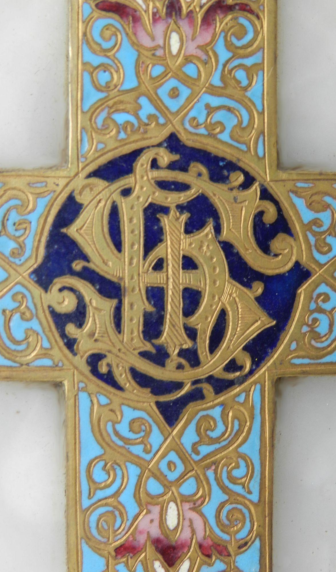 Kruzifix Kreuz Cloisonné Art Deco Emaille montiert Weihwasser Französisch, um 1920 (Frühes 20. Jahrhundert)