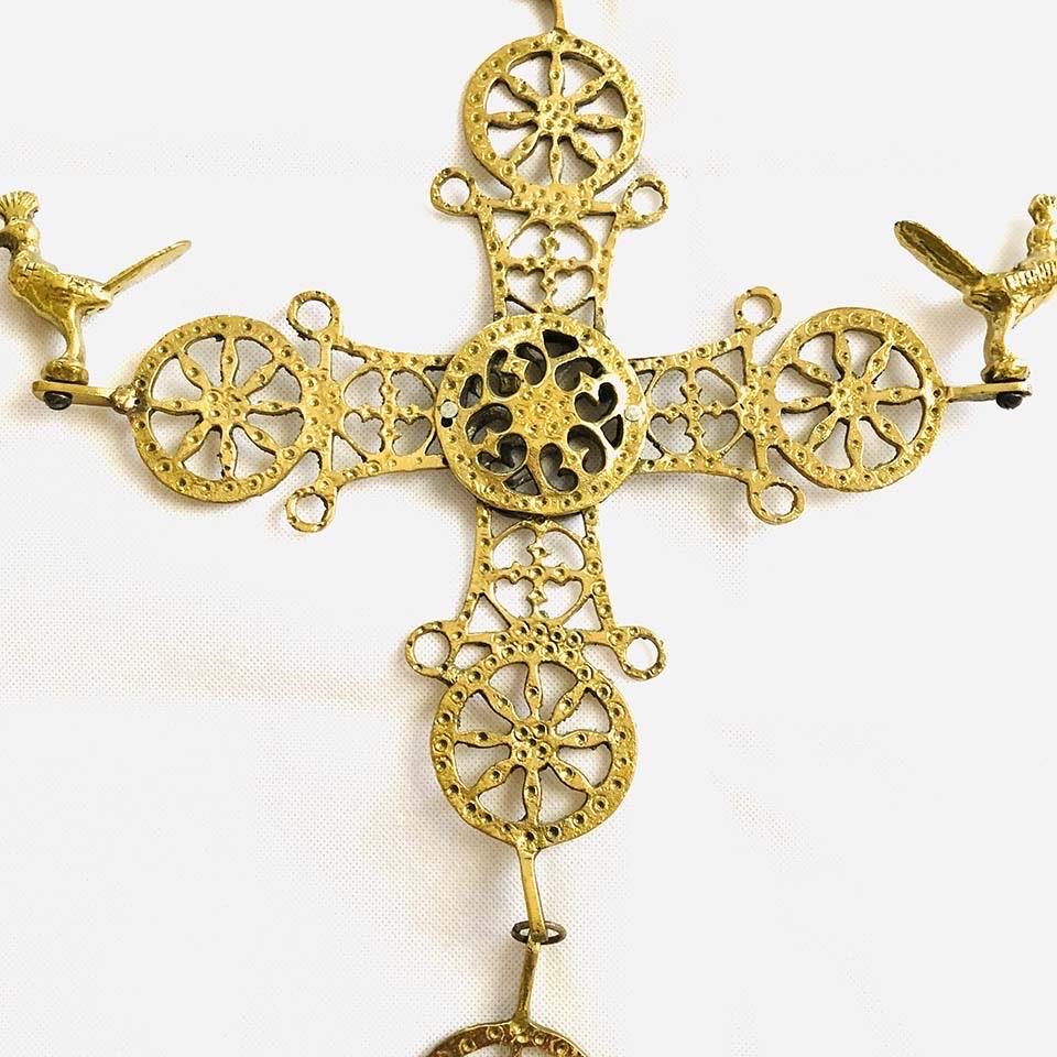 Crucifix Metal Gold Early Twentieth Century, Antiques In Good Condition For Sale In Foggia, FG