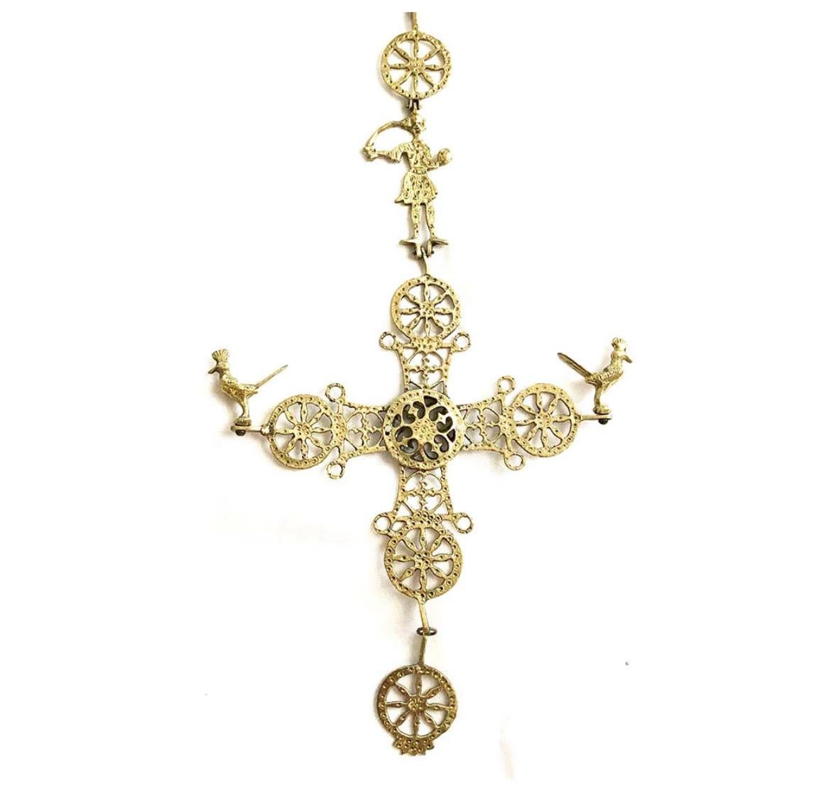 Early 20th Century Crucifix Metal Gold Early Twentieth Century, Antiques For Sale