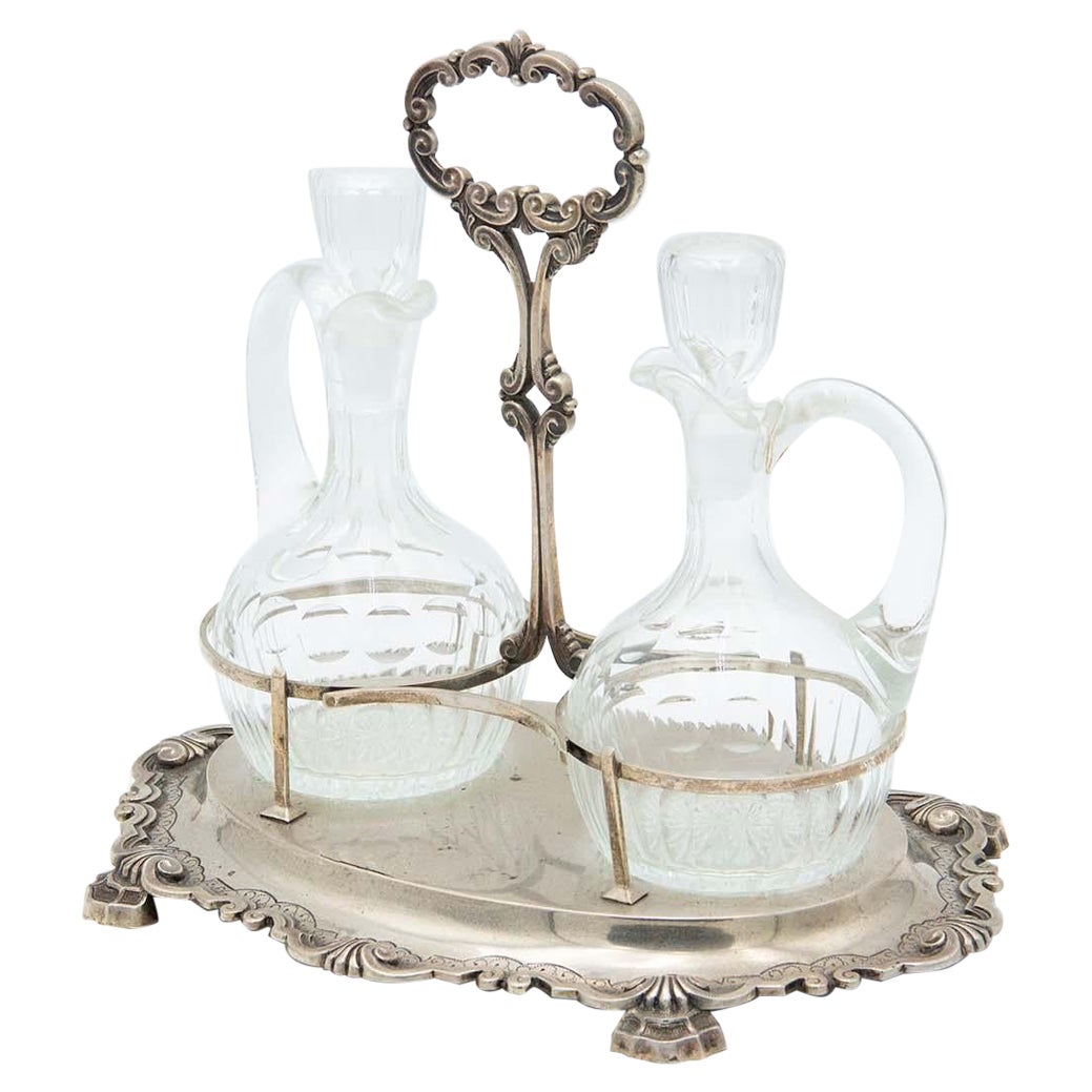 Cruet with embossed silver structure en venta