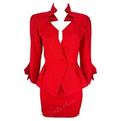 Costume jupe plissée sculpturale rouge de défilé Thierry Mugler pour Cruise 1993 