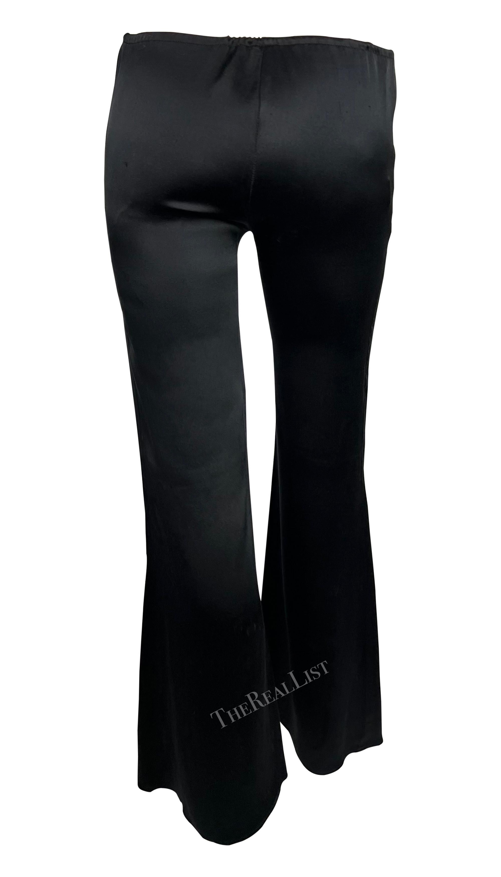 Croisière 2000 Gucci by Tom Ford Pantalon à cordon de soie noir  Pour femmes en vente