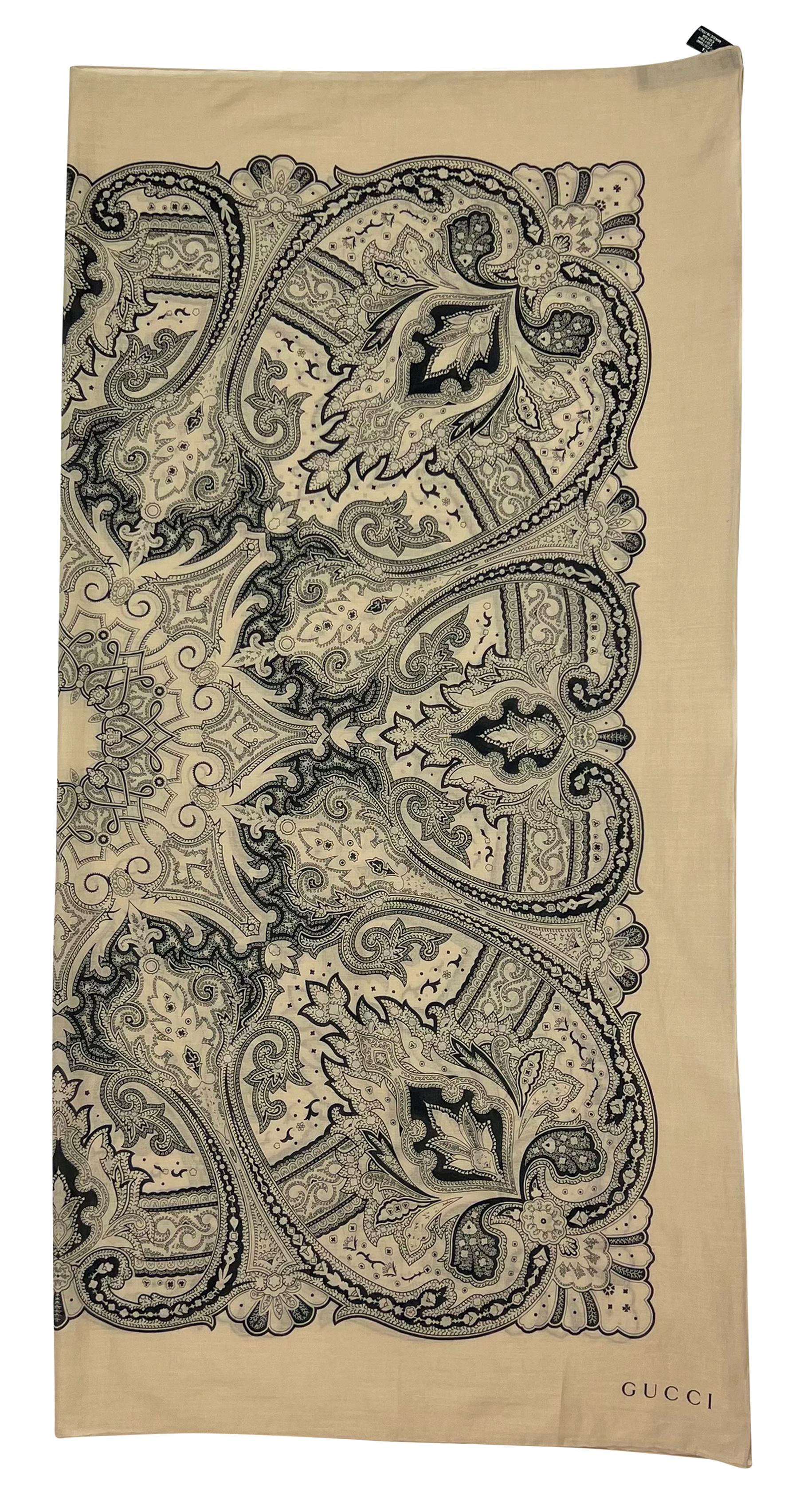 Cruise 2004 Gucci by Tom Ford Beige Black Paisley Print Oversized Shawl Pareo In Excellent Condition In West Hollywood, CA