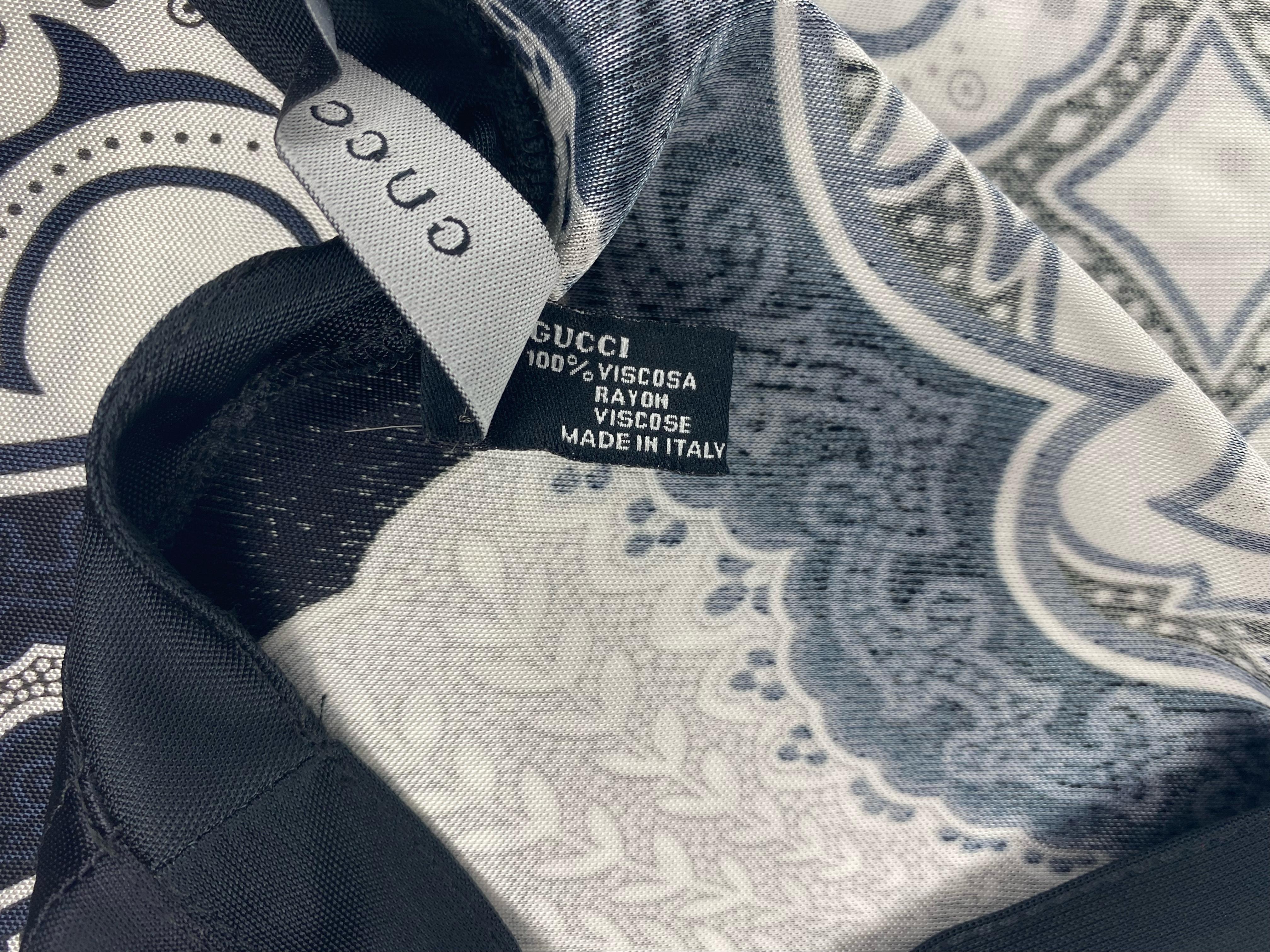 Cruise 2004 Gucci by Tom Ford Schwarz-Weißes Paisley-Kaftan-Deckeloberteil mit Paisleymuster im Angebot 2