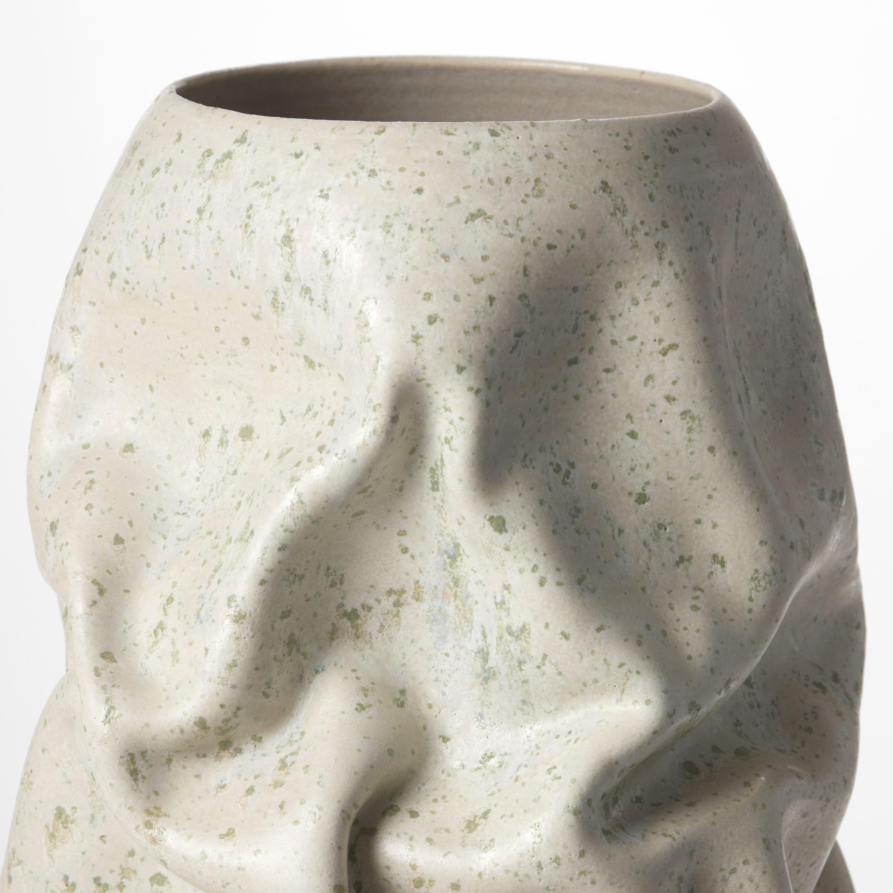 Crumpled Form con cristalli verdi n. 128, vaso di Nicholas Arroyave-Portela In condizioni Nuovo in vendita a London, GB