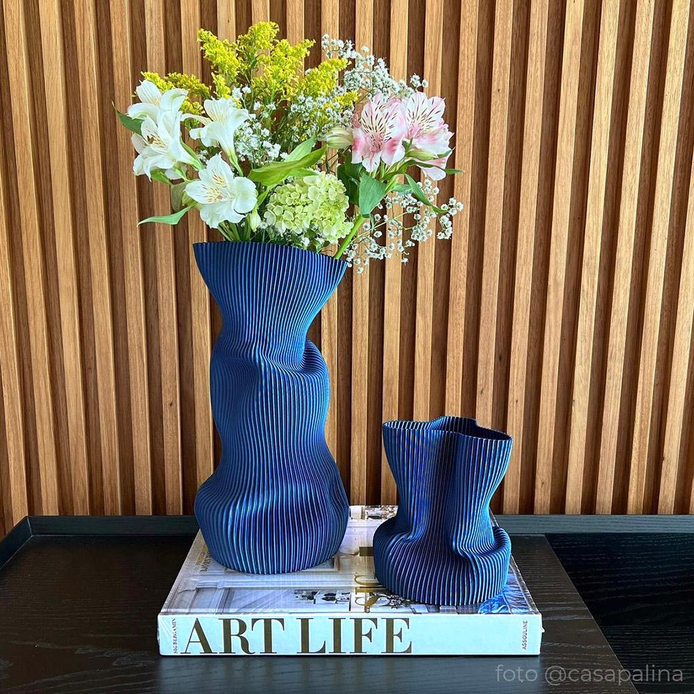 Crumpled Vase in Dark Blue 3D-Printed Plant-Based Plastic Large Moldeado en venta