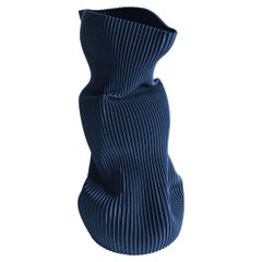 Crumpled Vase in Dark Blue 3D-Printed Plant-Based Plastic Large