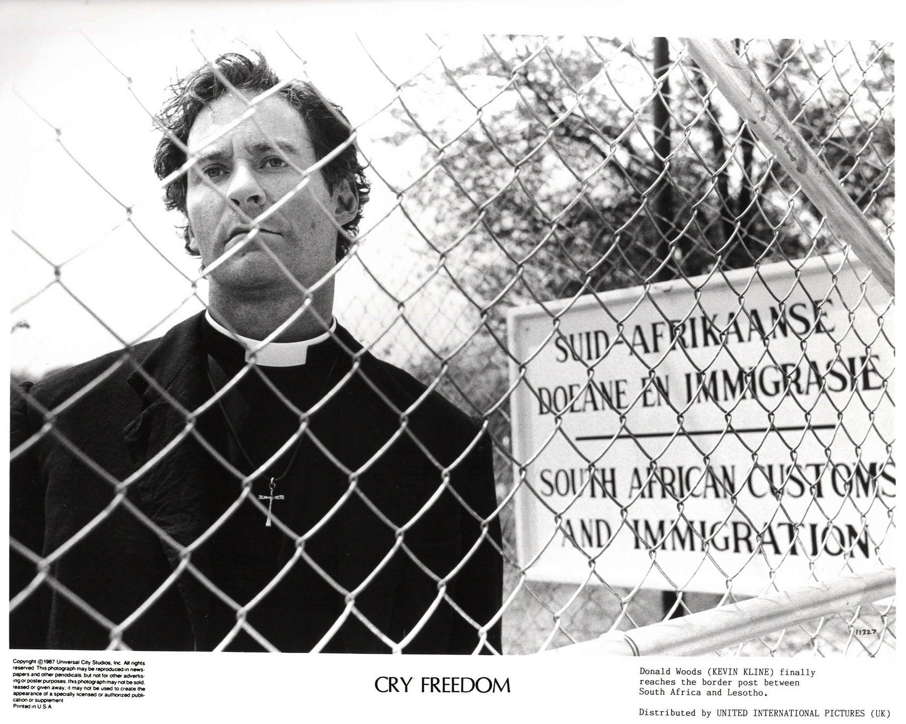 Cry Freedom 1987 Werbefilm Film Pressebild Gerahmt (Papier) im Angebot