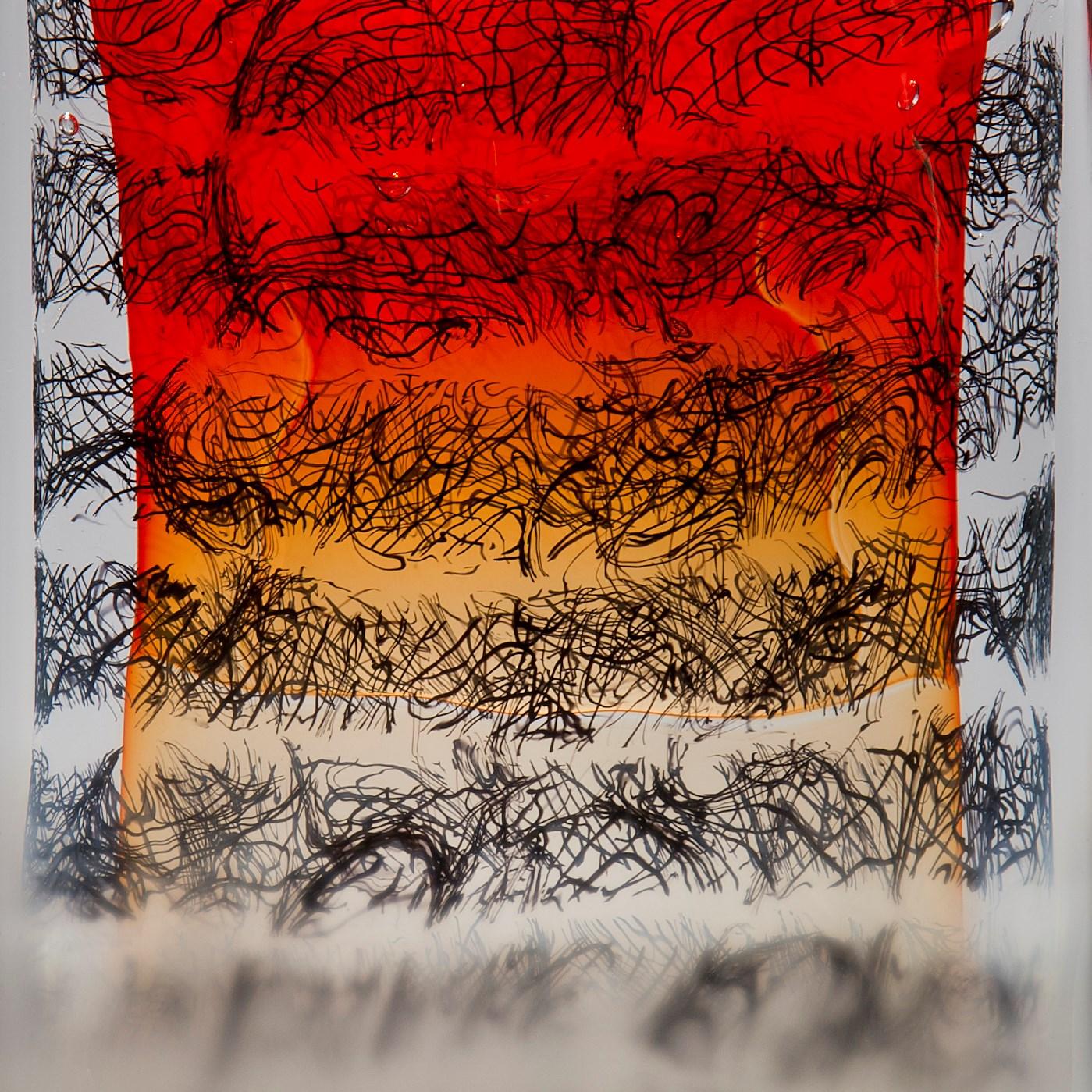 Organique Cryptographe 241311, sculpture en verre rouge, taupe, transparent et noir de Louis Thompson en vente