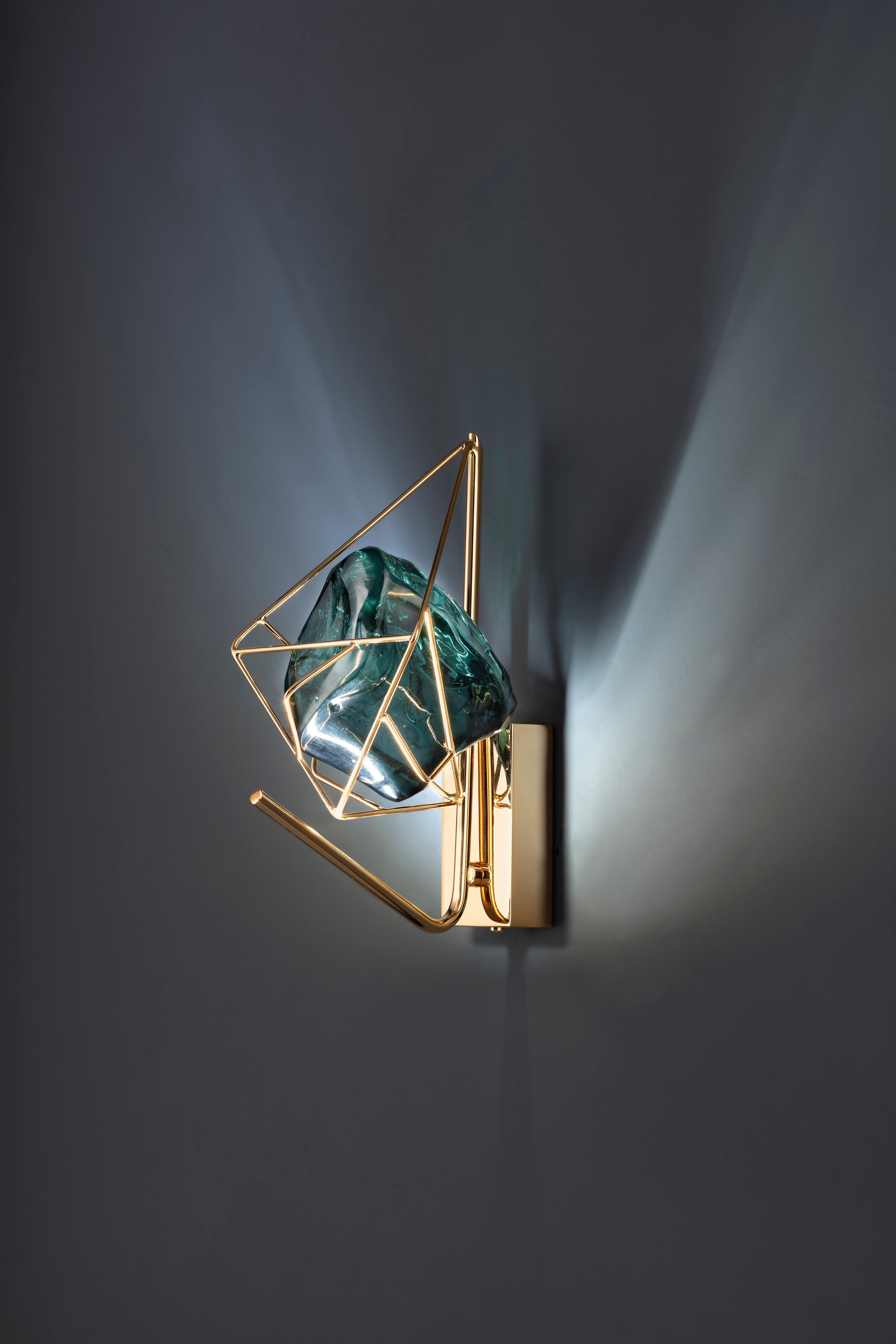 Cryrock Wall Lamp by Euroluce Lampadari
Dimensions: D 18 x W 15 x H 26 cm.
Materials: Metal and glass.

Available in different colors. Prices may vary. All our lamps can be wired according to each country. If sold to the USA it will be wired for the