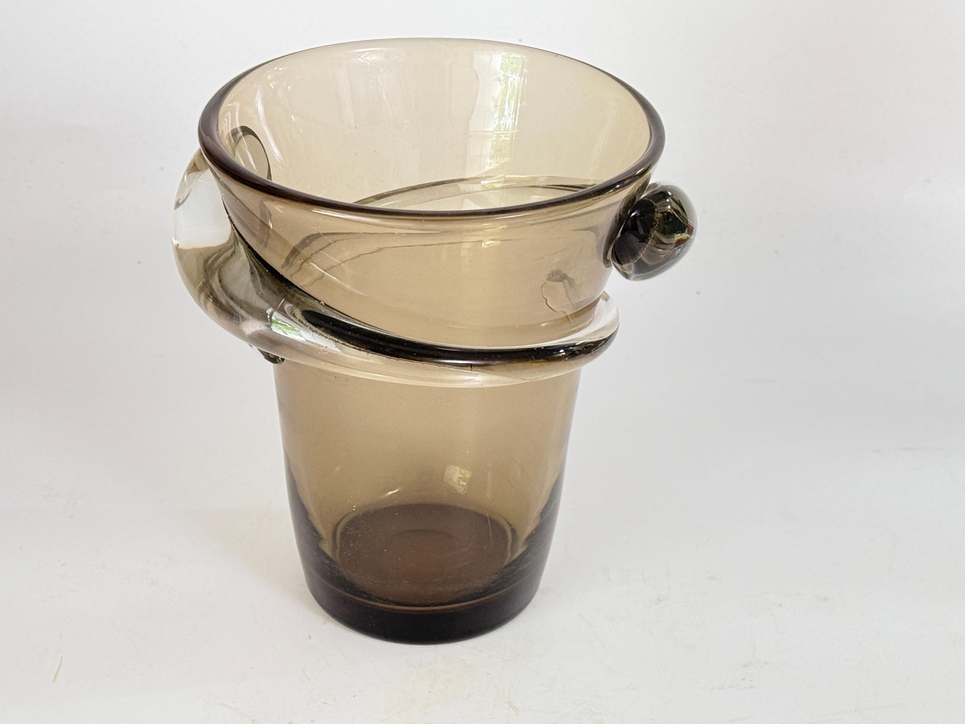 Kristall 1960 Champain Eimer oder Vase Grau Brown Farbe Frankreich (Mitte des 20. Jahrhunderts) im Angebot