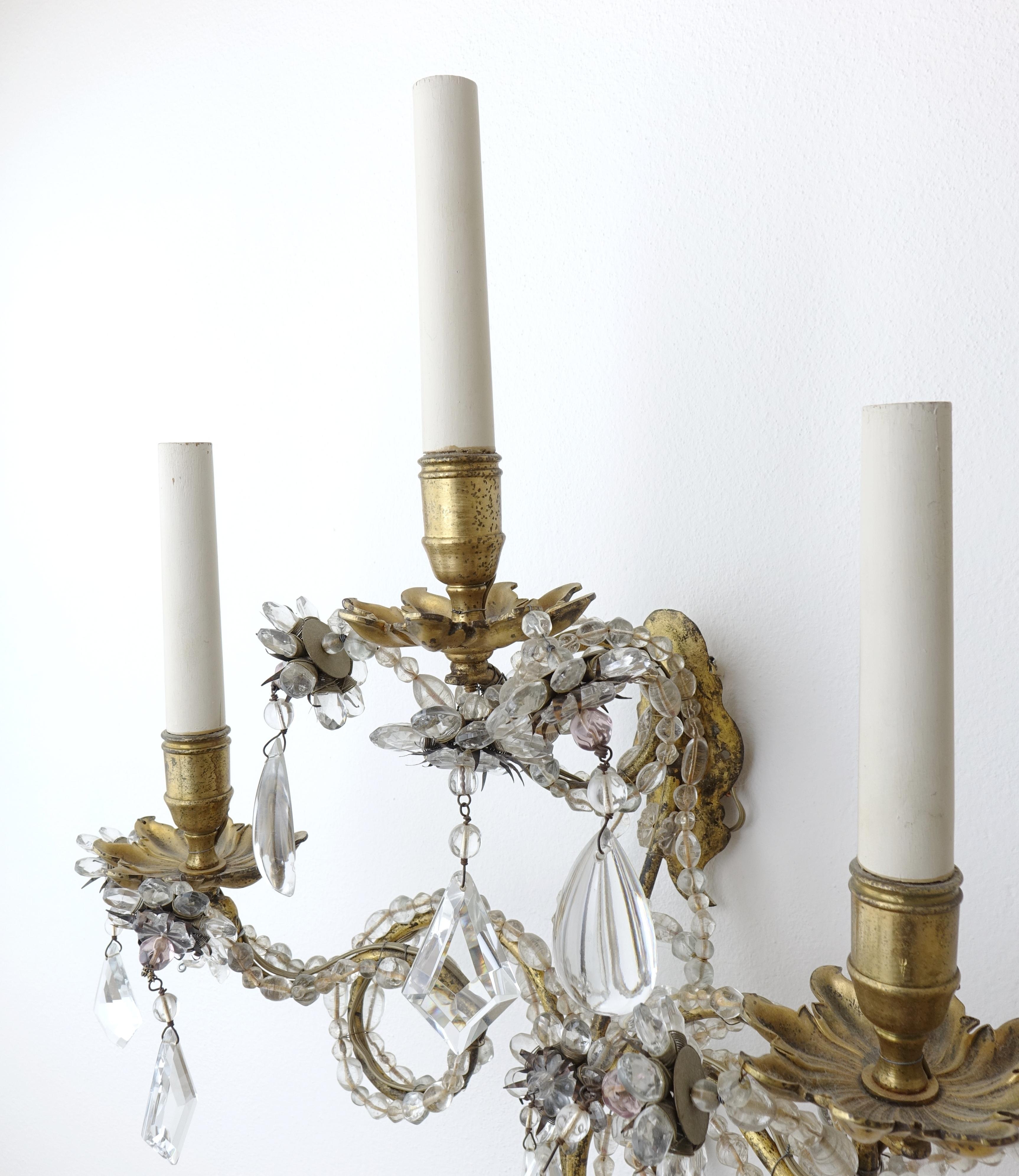 Crystal 3-Light Wall Lamp on a Golden Frame, Genoa 18th Century For Sale 1