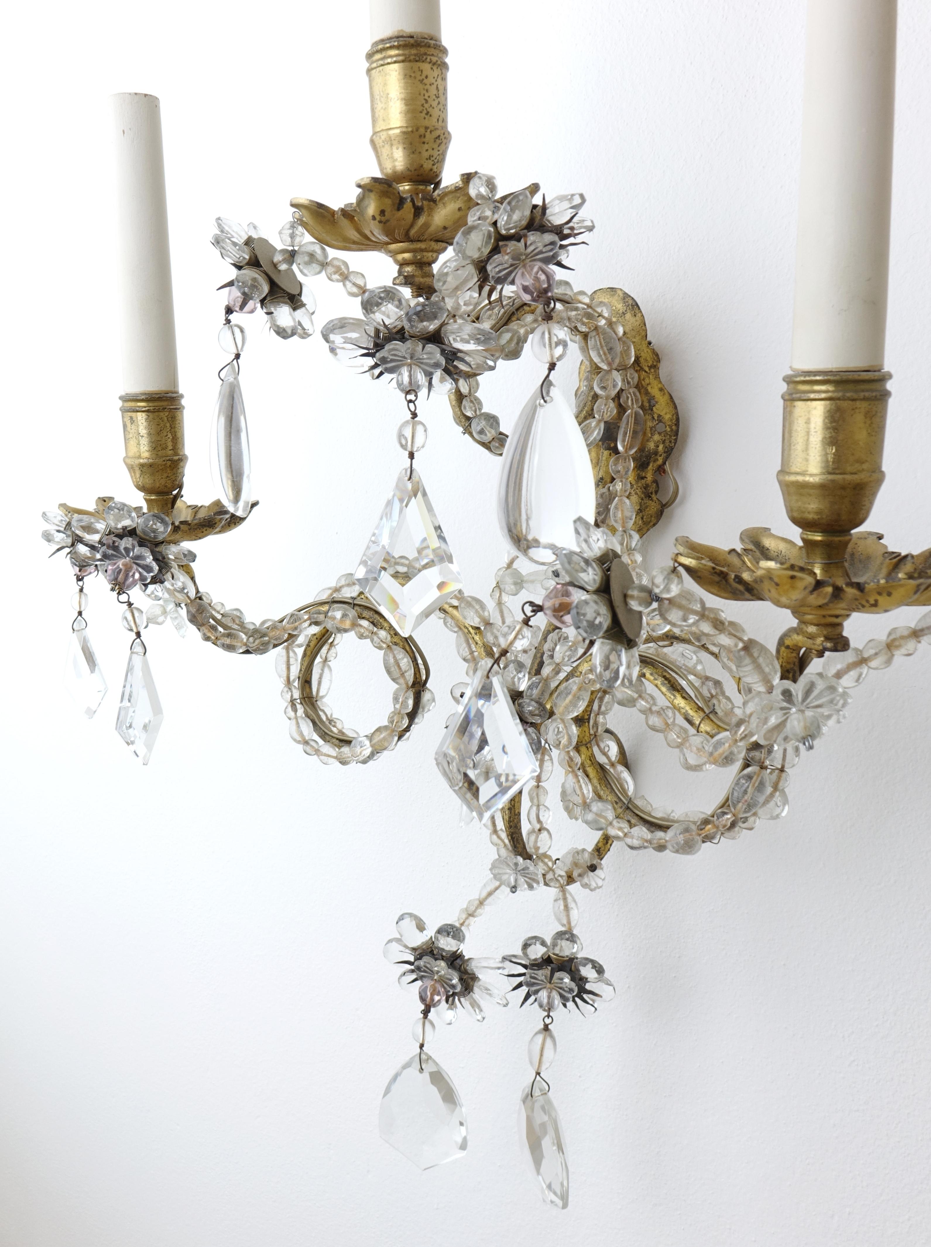 Crystal 3-Light Wall Lamp on a Golden Frame, Genoa 18th Century For Sale 2