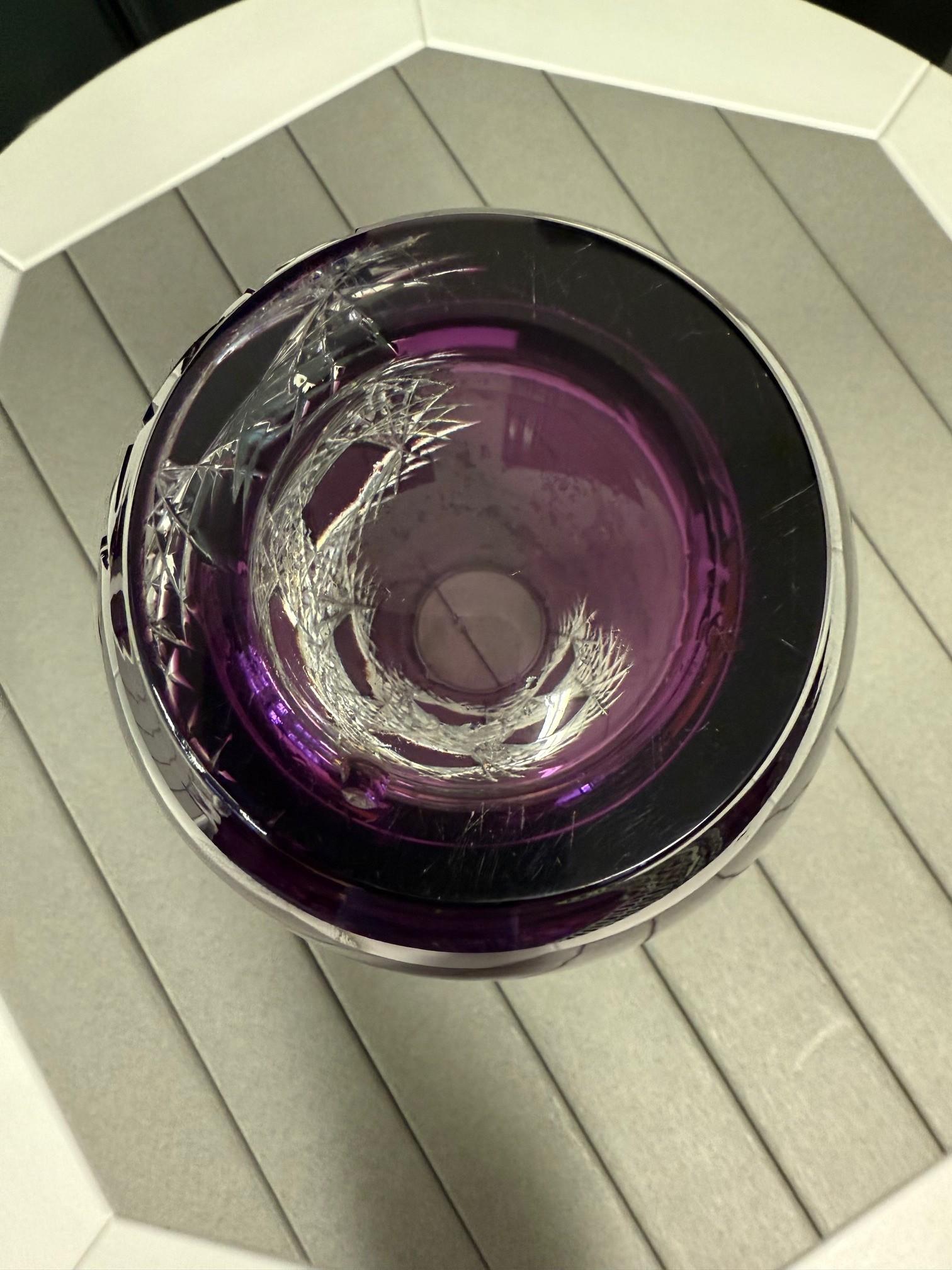 Vase en cristal améthyste taillé à la main par Caesar Crystal Bohemiae Co. République tchèque en vente 6