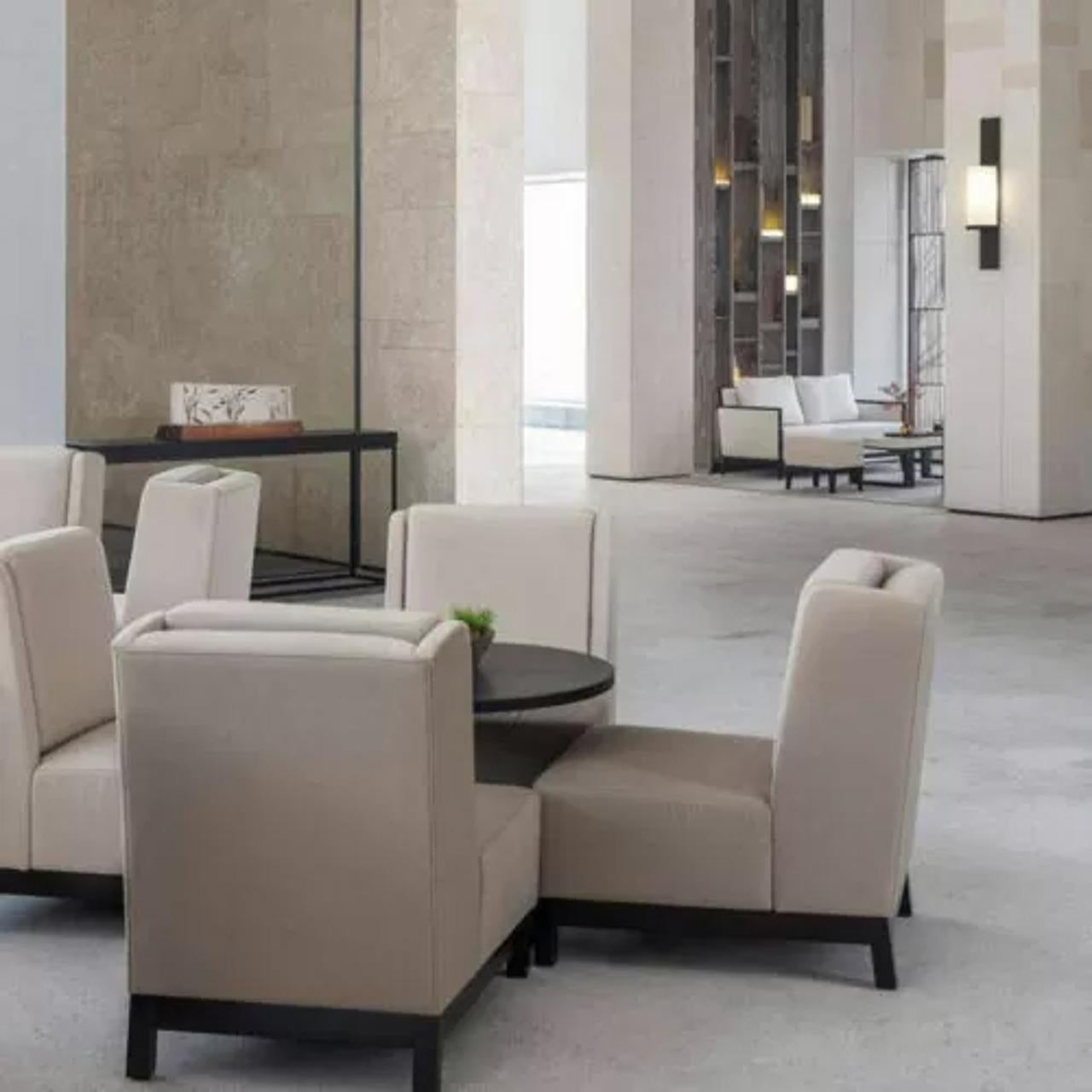 Decoración de mesa con cristal y ramas - Elegancia inspirada en la naturaleza en cristal y madera Siglo XXI y contemporáneo en venta