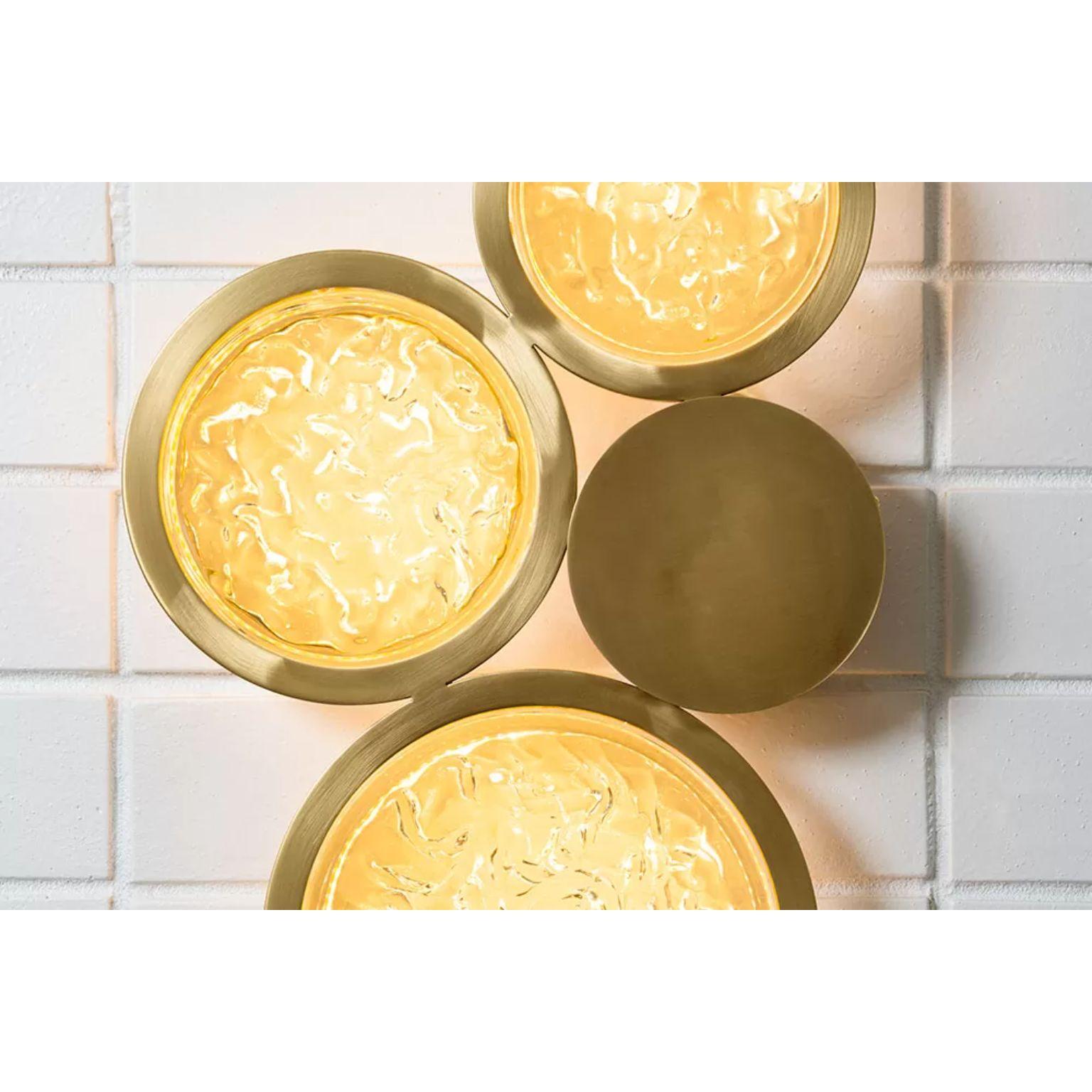 Post-Modern Crystal and Brass Circles Wall Sconce by Dainte For Sale