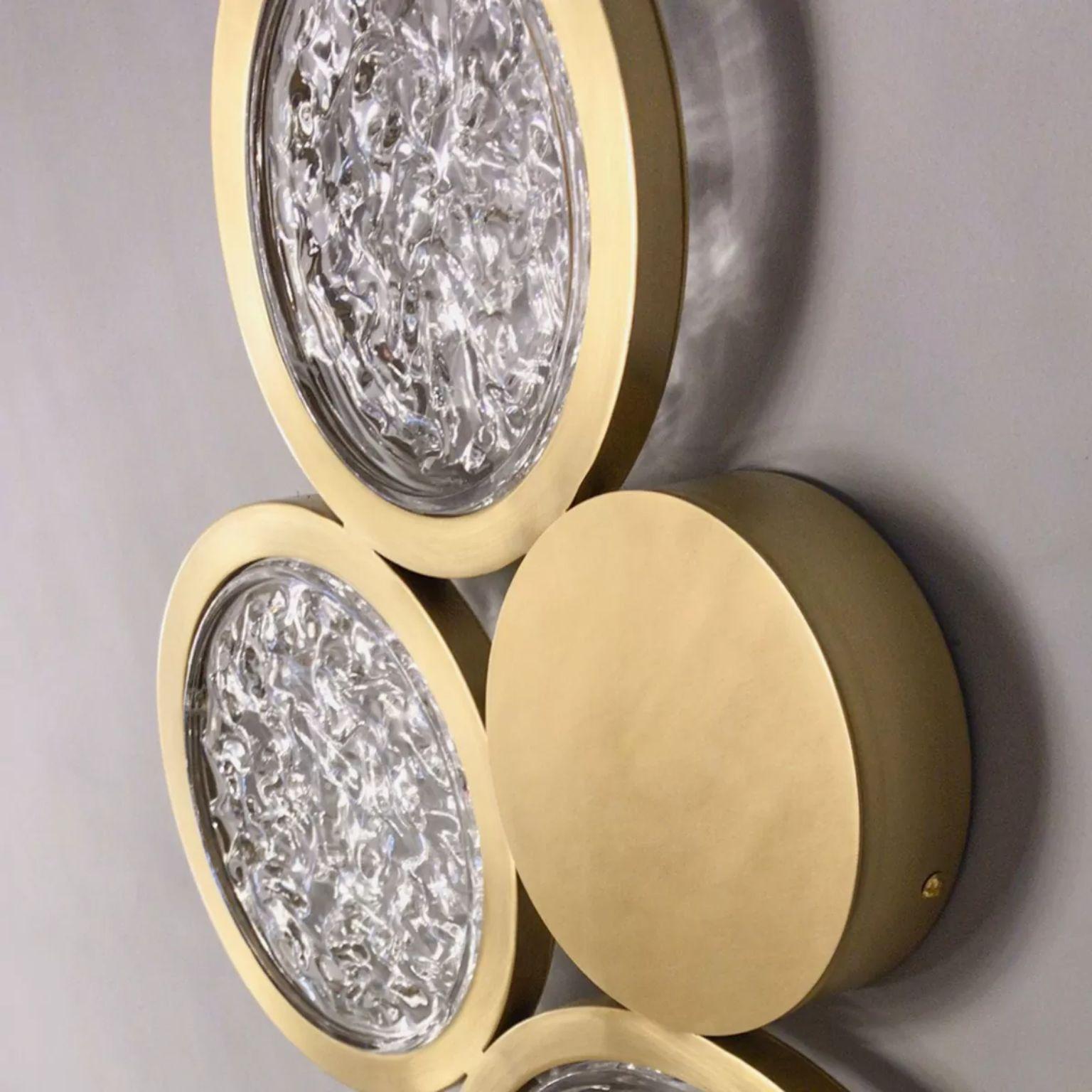 Post-Modern Crystal and Brass Circles Wall Sconce by Dainte For Sale