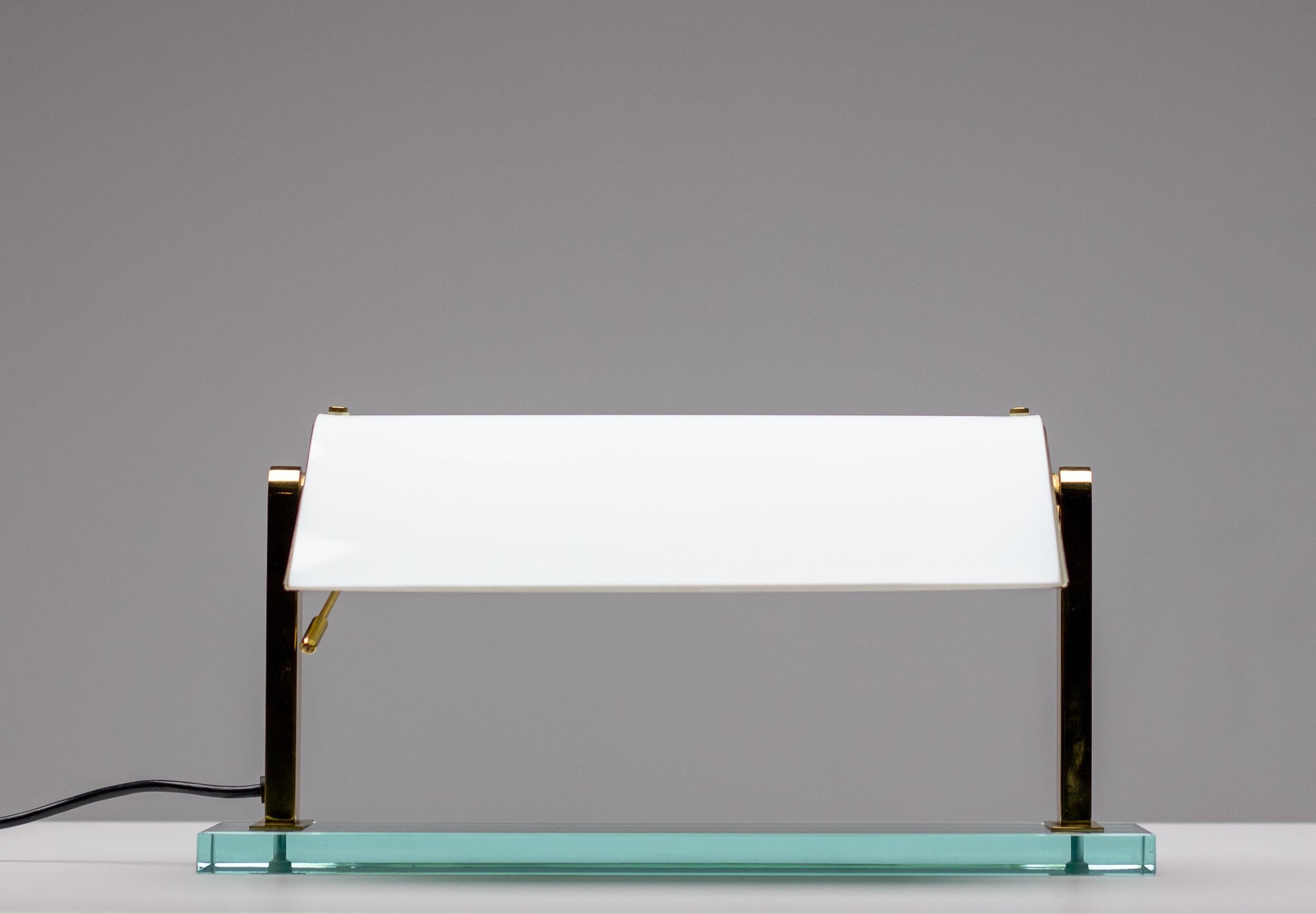 Schreibtischlampe aus Kristall und Messing 0836 von Pietro Chiesa für Fontana Arte im Angebot 7