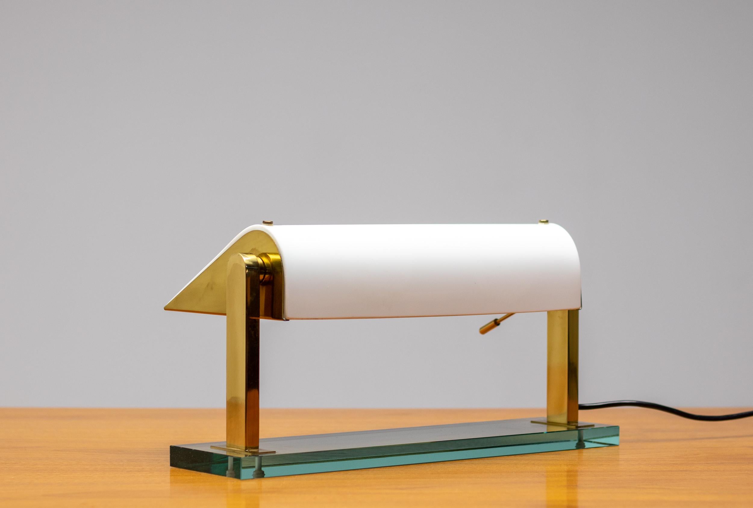 Schreibtischlampe aus Kristall und Messing 0836 von Pietro Chiesa für Fontana Arte im Angebot 2