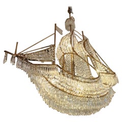 Lustre galion en cristal et laiton