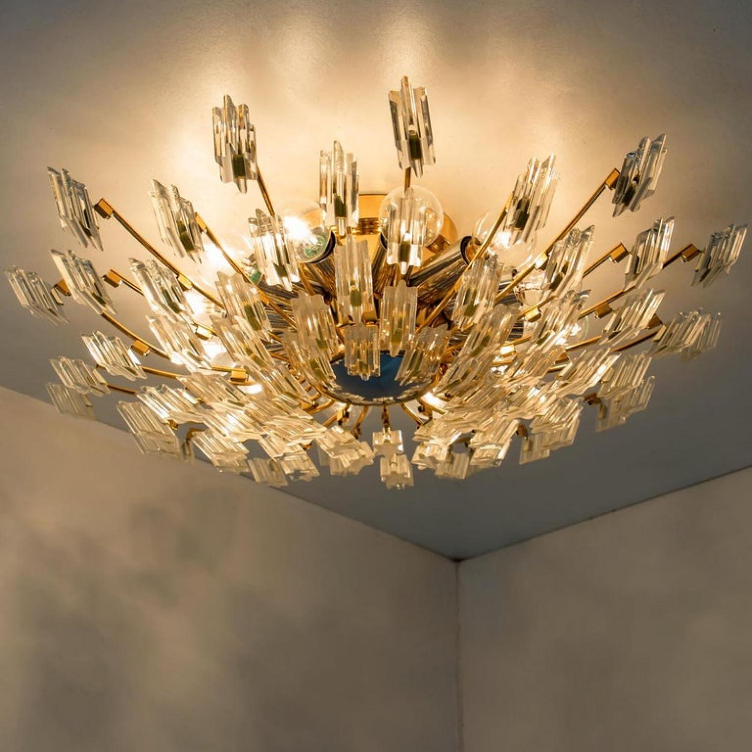 Crystal and Gilded Brass by Oscar Torlasco for StilKronen Flush Mount / Wall, 19 In Good Condition For Sale In Rijssen, NL