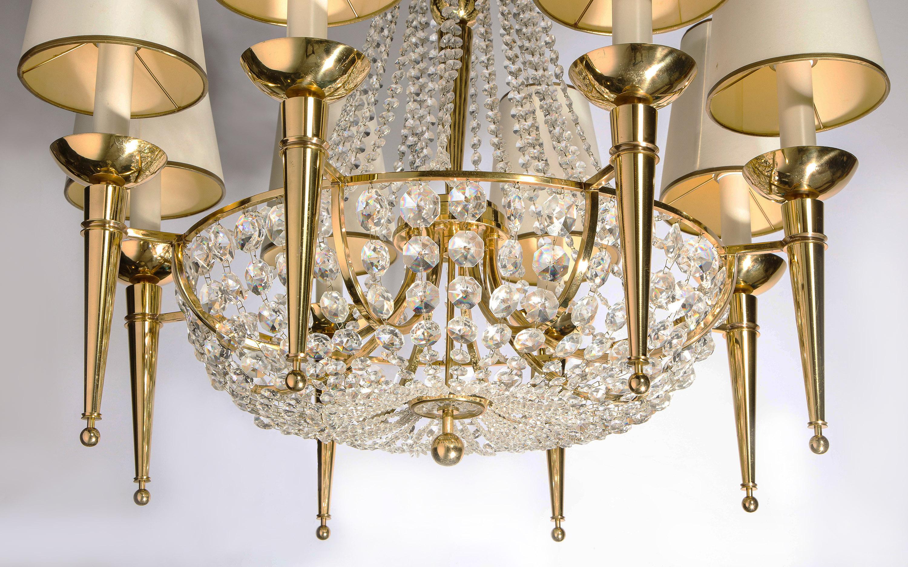Crystal and Gilt Bronze Chandelier In Good Condition For Sale In New York, NY