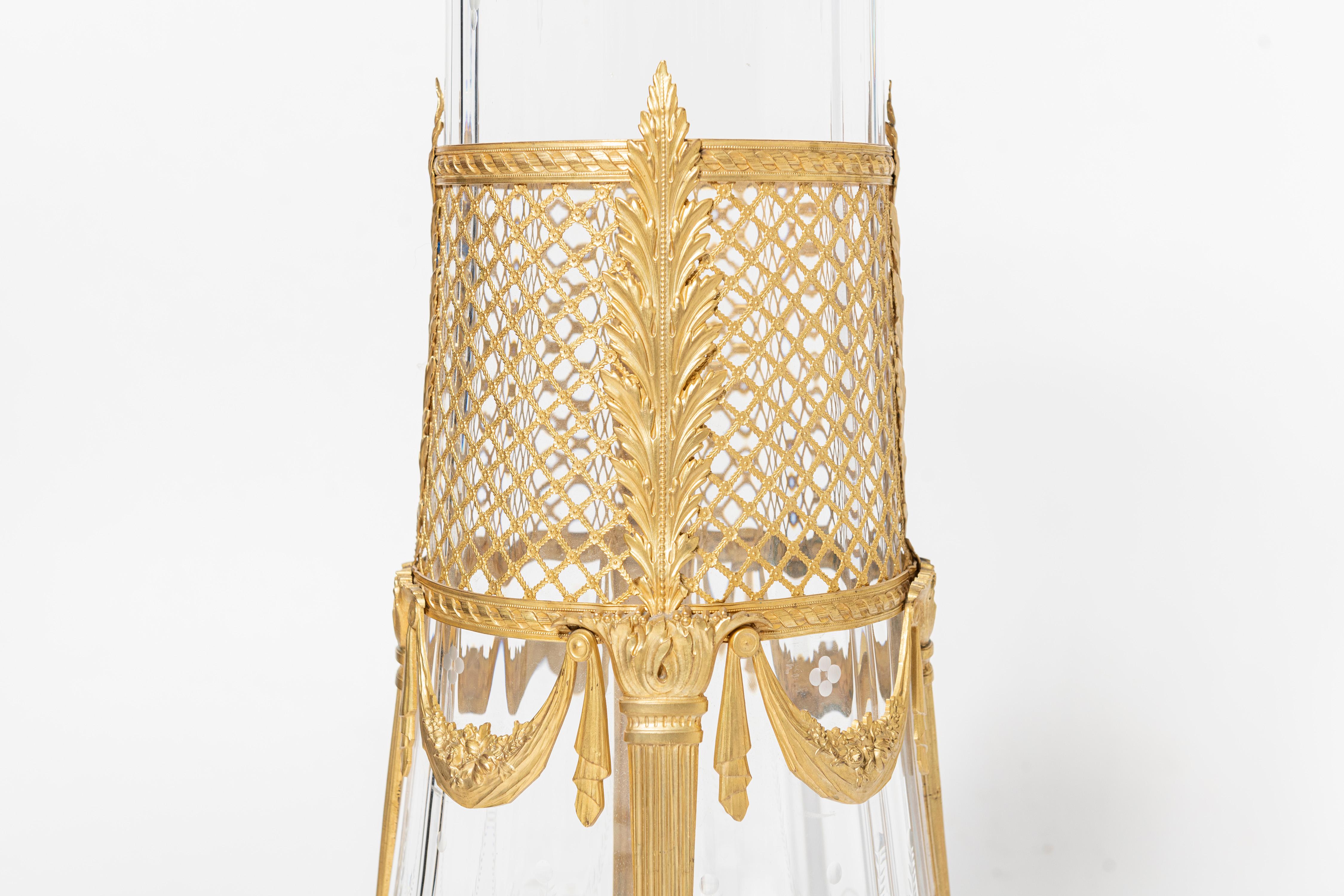 Vaso in cristallo e bronzo dorato. Francia, inizio del XX secolo. In condizioni buone in vendita a Buenos Aires, Buenos Aires