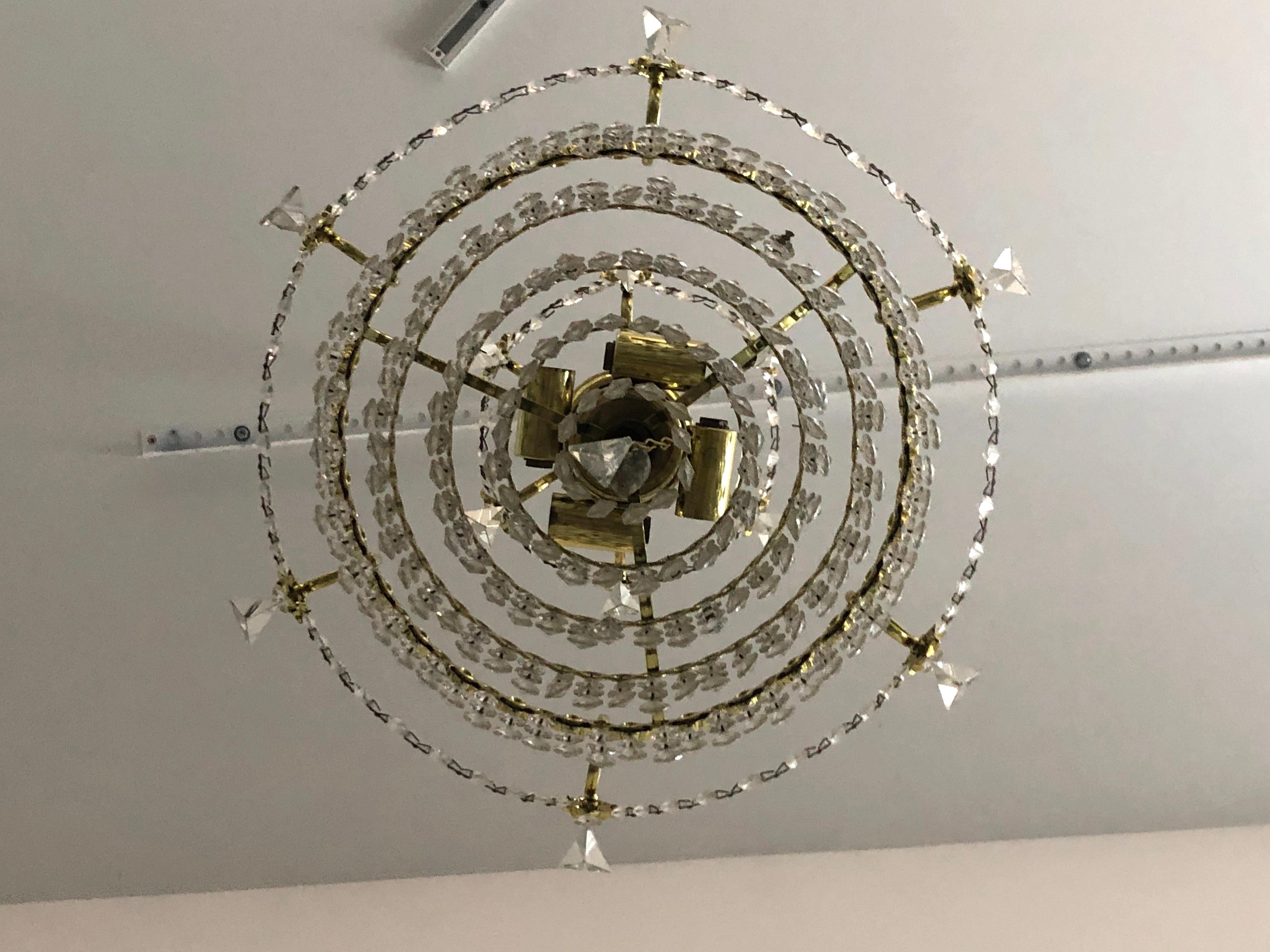 XX secolo Lampadario in cristallo e ottone lucido in vendita