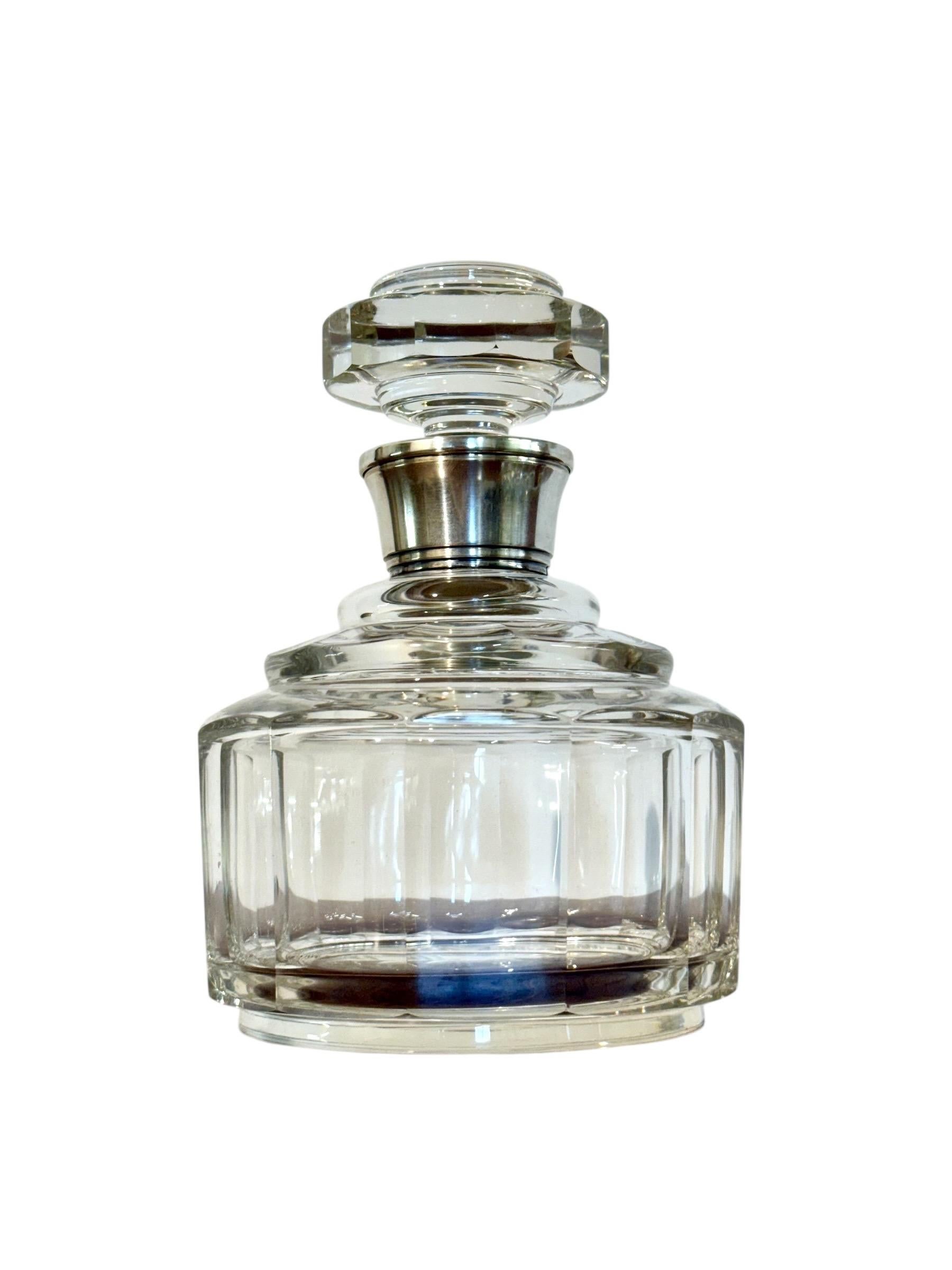 Crystal and Silver Decanter with Eight Matching Liqueur Glasses, c.1900 In Good Condition For Sale In LA CIOTAT, FR