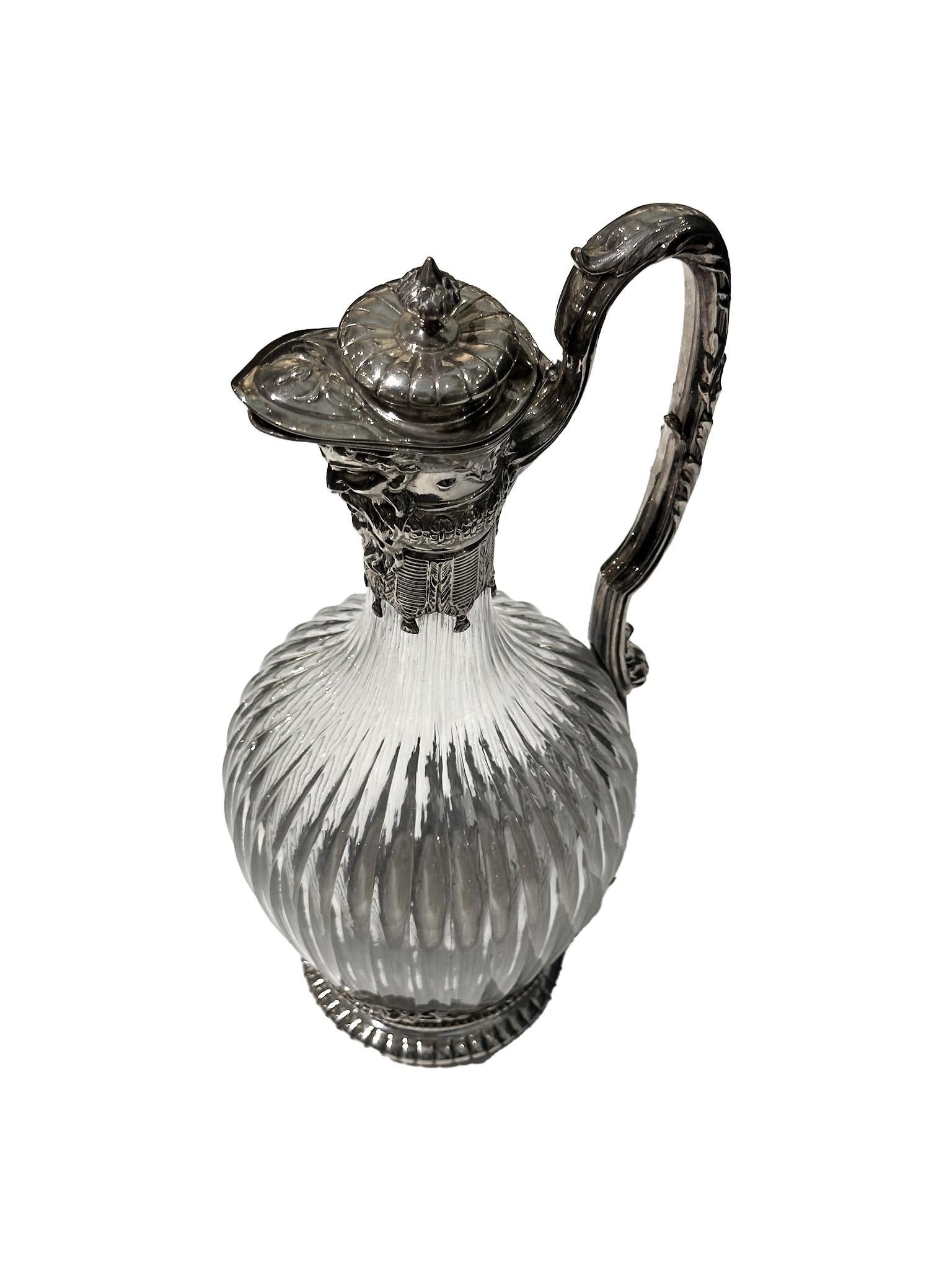 Servicio de vino aguamanil francés, mango de cristal tallado, plata maciza cincelada y adornada XIX Napoleón III en venta