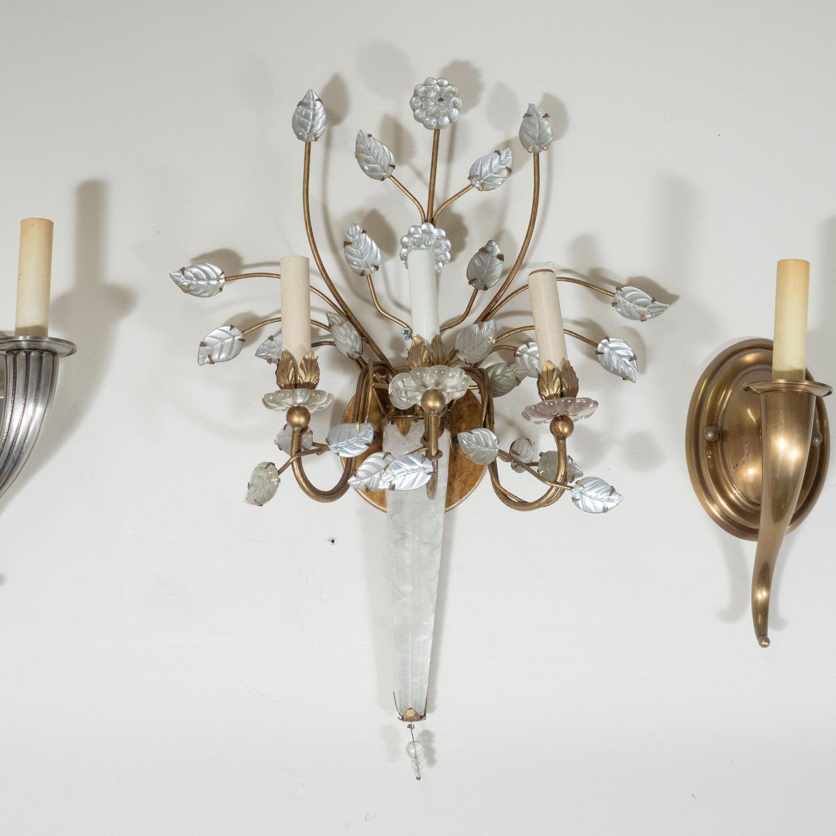 Mid-Century Modern Crystal and Silver Leaf Foliate Motif Sconce For Sale
