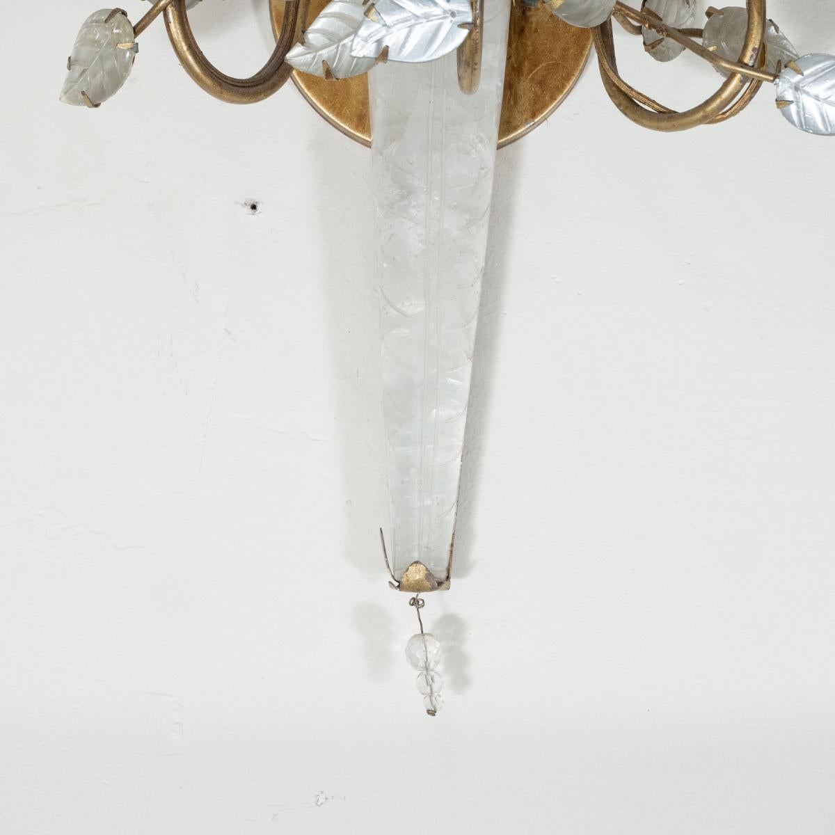 Crystal and Silver Leaf Foliate Motif Sconce In Good Condition For Sale In Tarrytown, NY