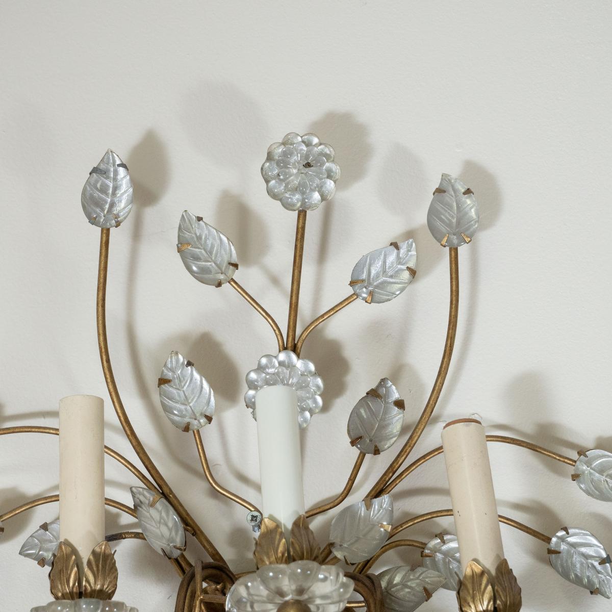 Crystal and Silver Leaf Foliate Motif Sconce For Sale 1