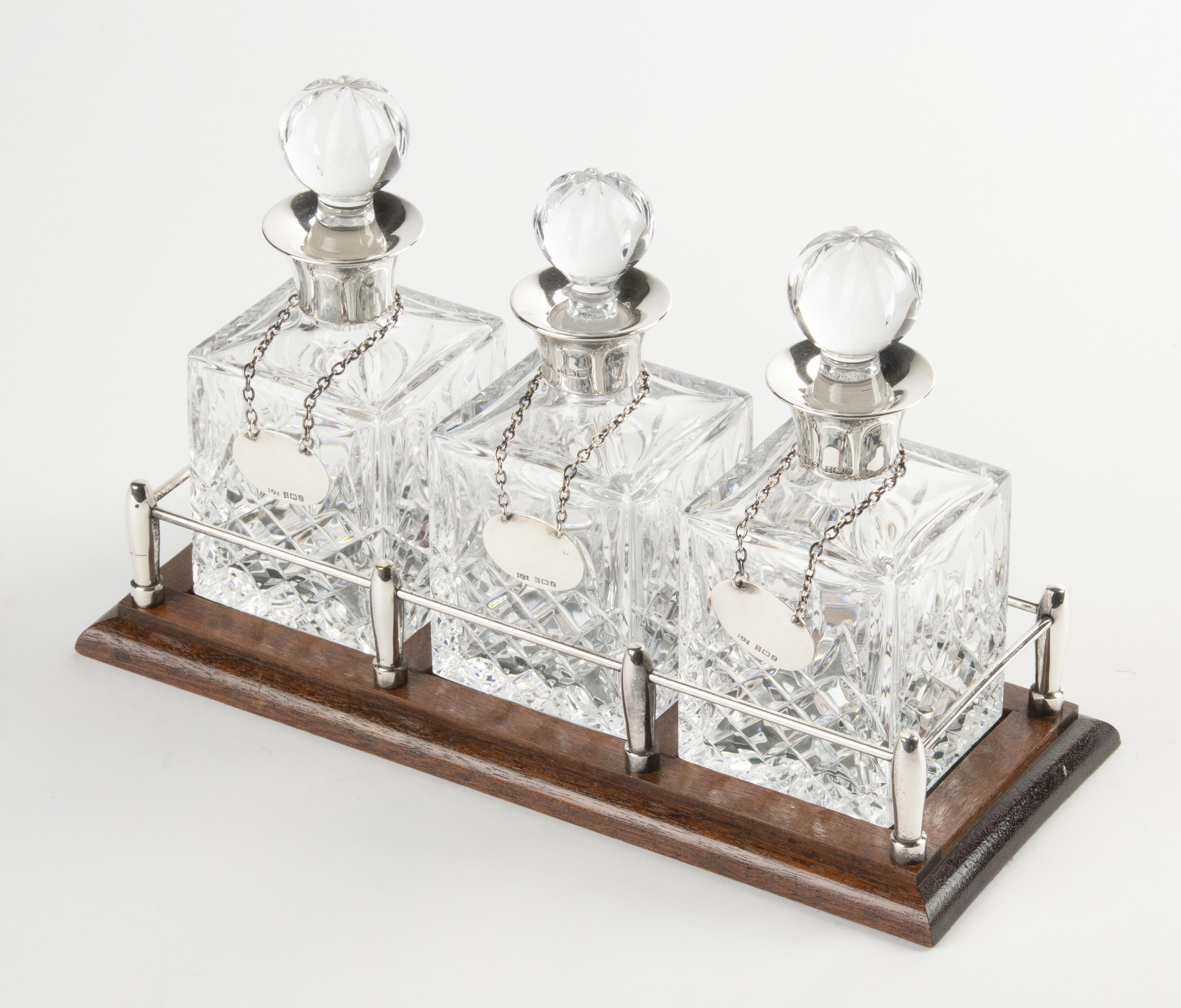Crystal Decanters, Sterling Silver Bar Set on a Rack Hallmarked Birmingham 1985 In Good Condition For Sale In Casteren, Noord-Brabant