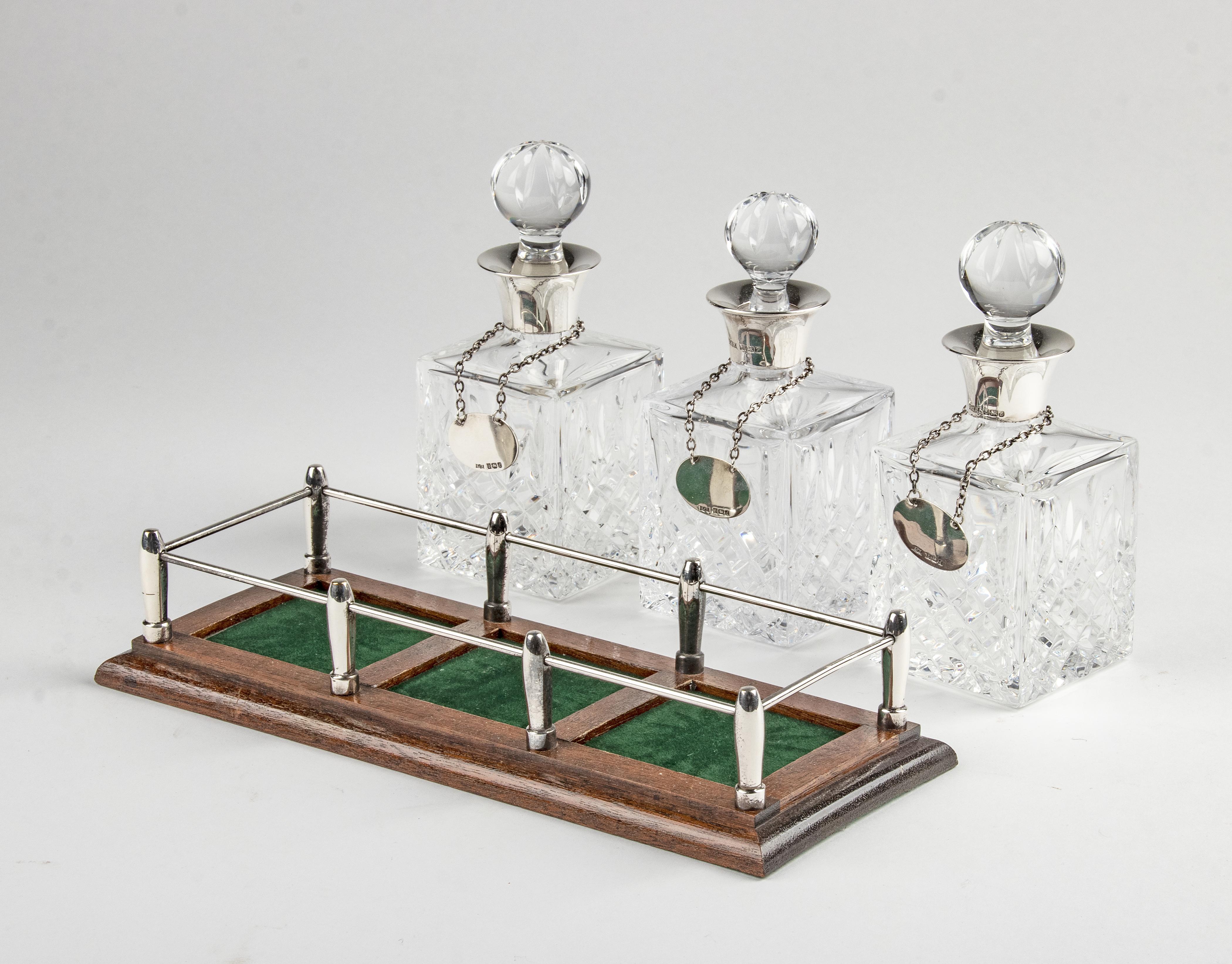 Crystal Decanters, Sterling Silver Bar Set on a Rack Hallmarked Birmingham 1985 For Sale 3