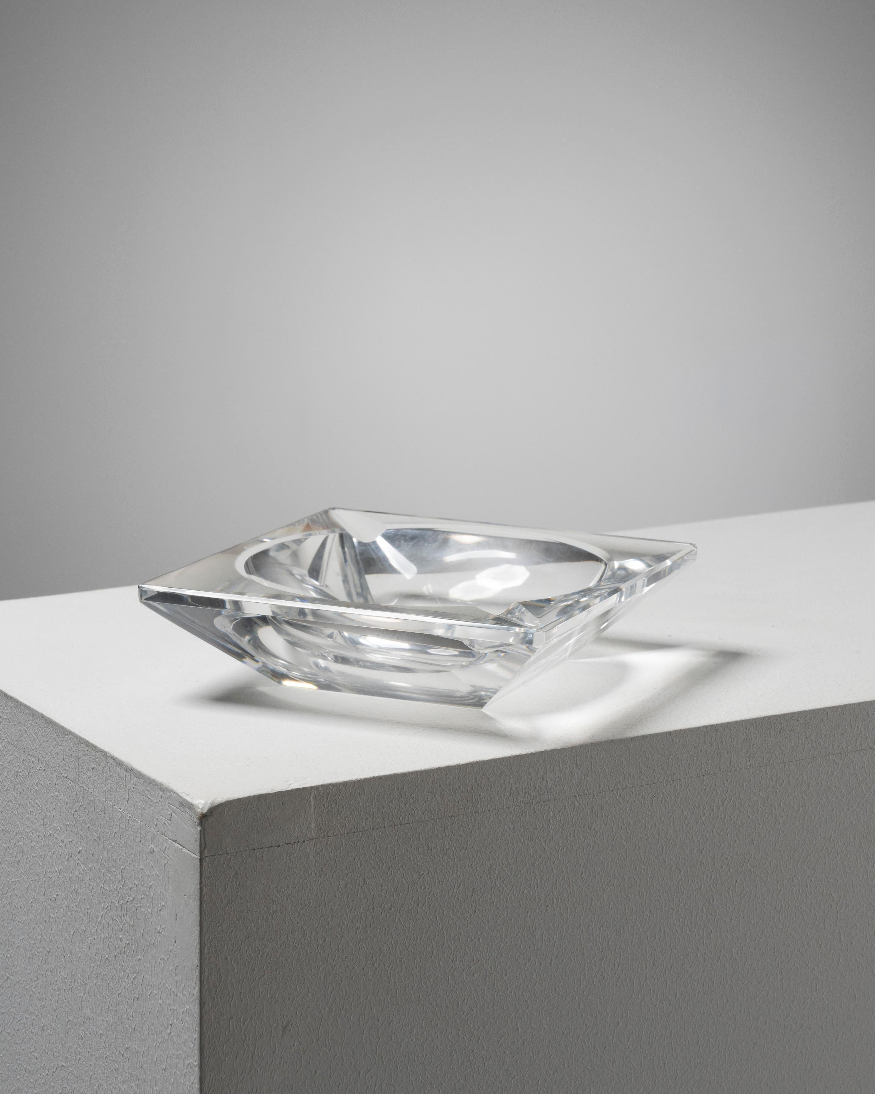 Crystal ashtray, 1970s In Good Condition For Sale In PARIS, FR