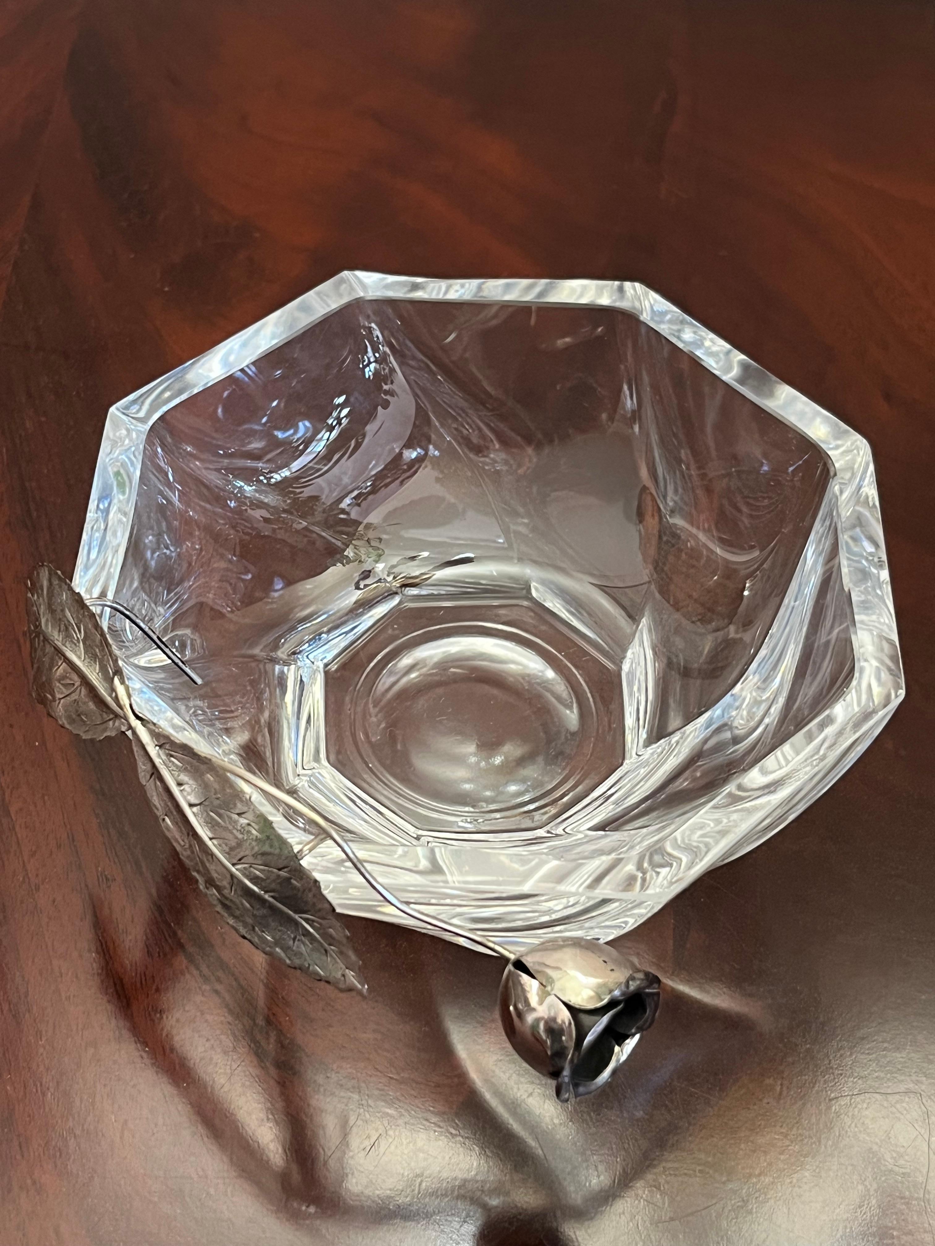 Late 20th Century Crystal Ashtray/Valet Tray with handcrafted 800 Silver Flower, Italy, 1990s For Sale