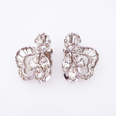 Orecchini da cocktail con baguette e navette di cristallo di Mazer Brothers, anni '40