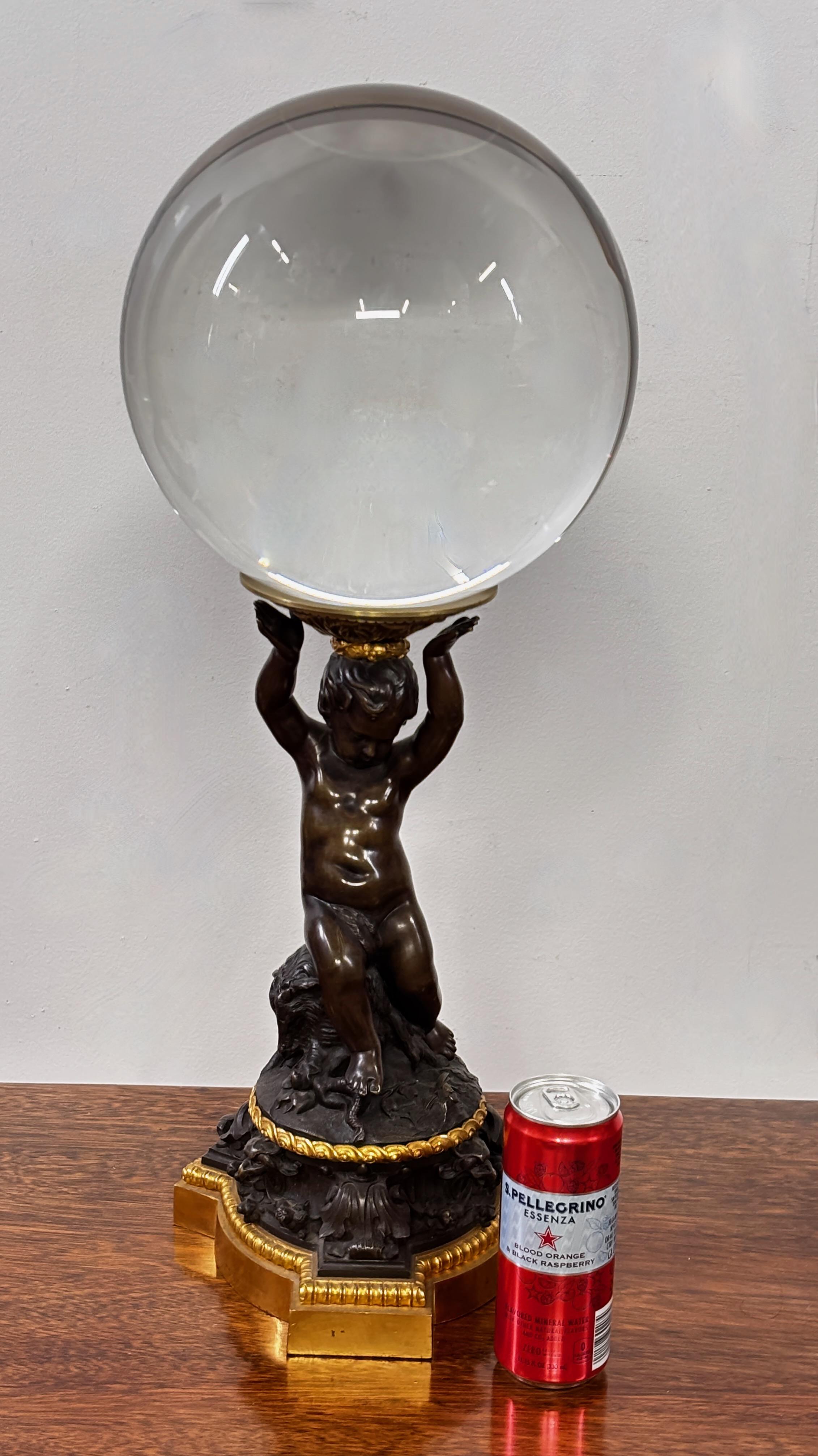 Sfera di cristallo su supporto a cherubino in bronzo francese del XIX secolo in vendita 2