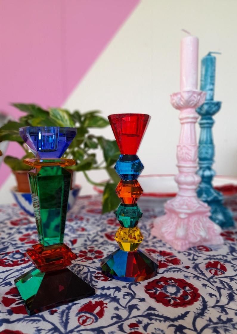 Farbenfroher Kerzenhalter aus Kristallkugeln, hergestellt in Italien (Italienisch) im Angebot