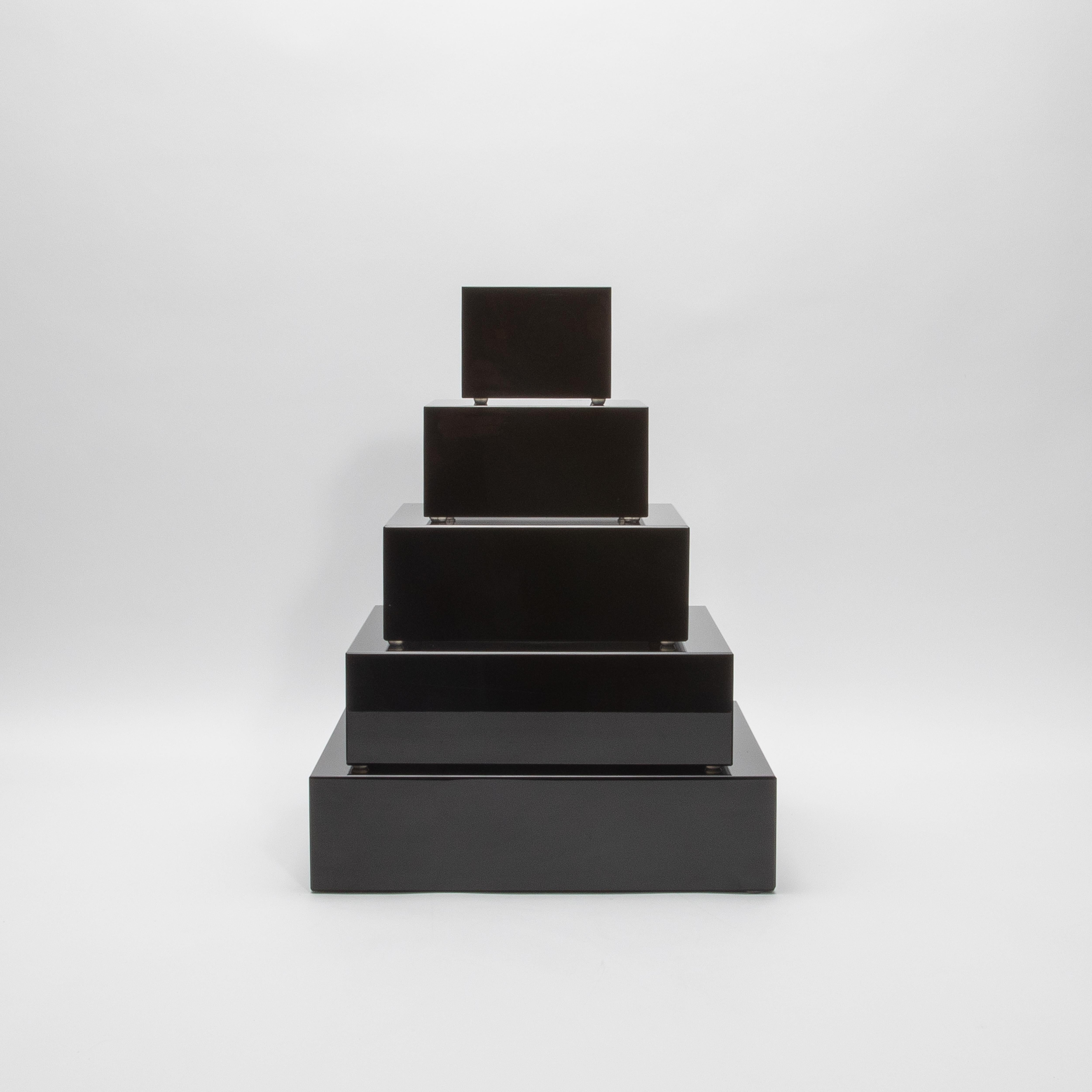 Contemporary Crystal Base Riser Black 10x10