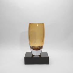 Élévateur de base en cristal noir 4x4" par KA Glass