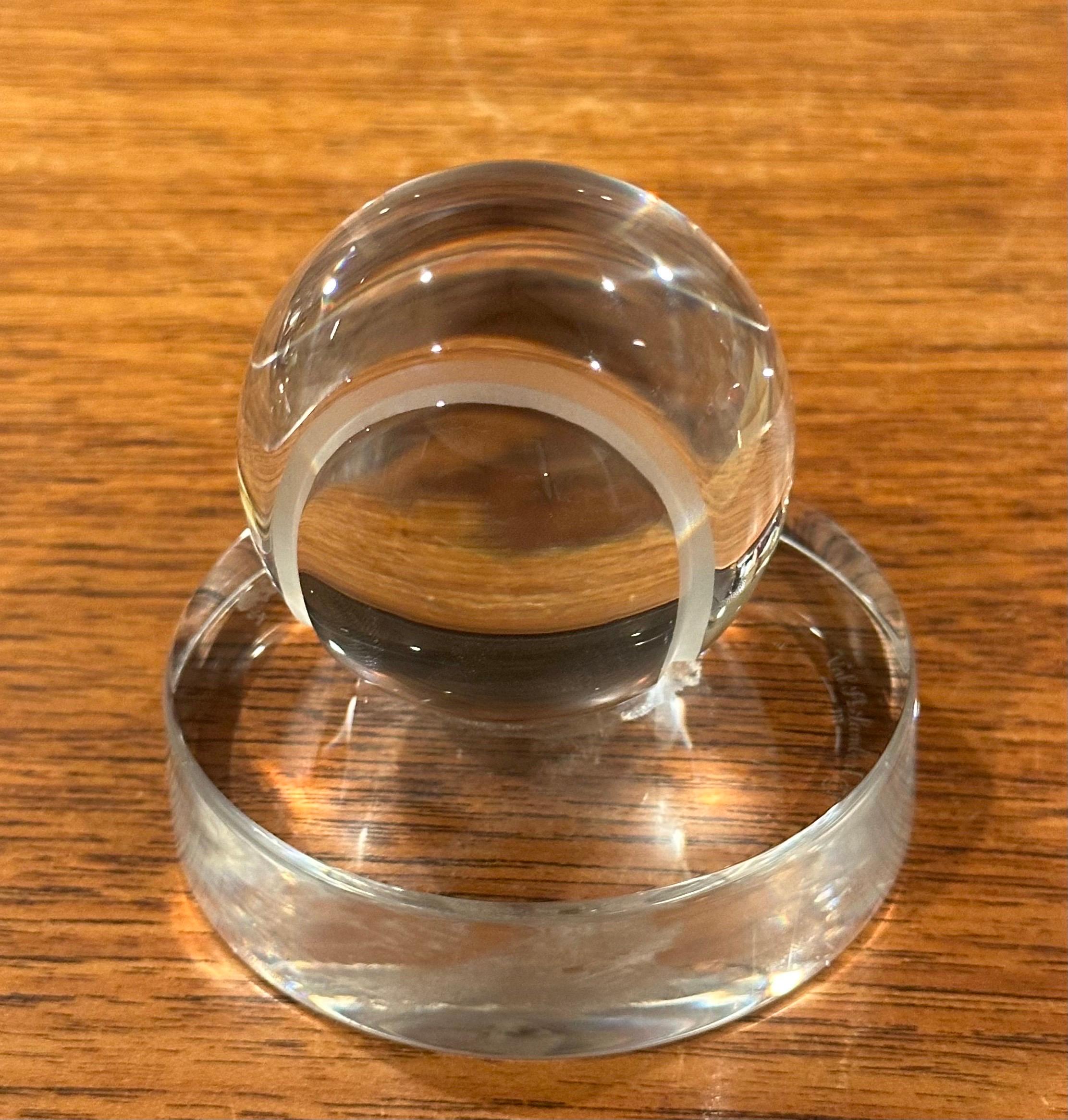 Pisapapeles de béisbol de cristal de Val Saint Lambert Cristal en venta