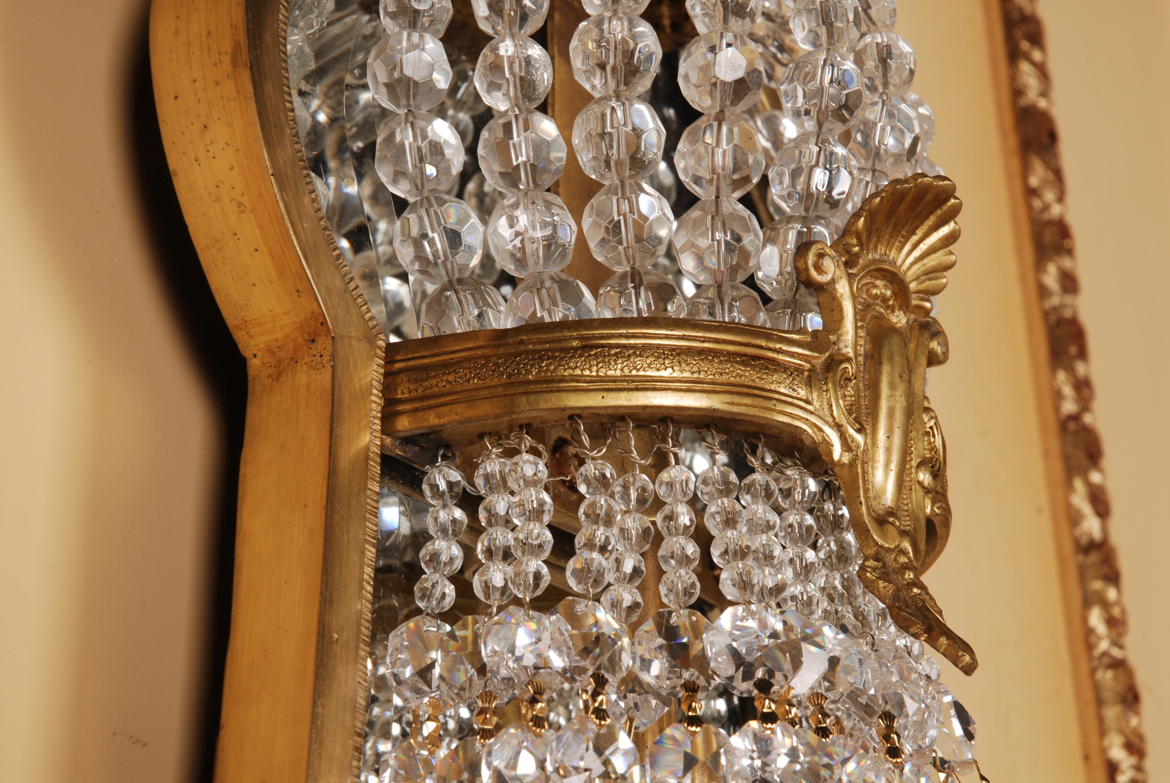 Crystal Basket Wall Light in Louis XVI Style For Sale 6