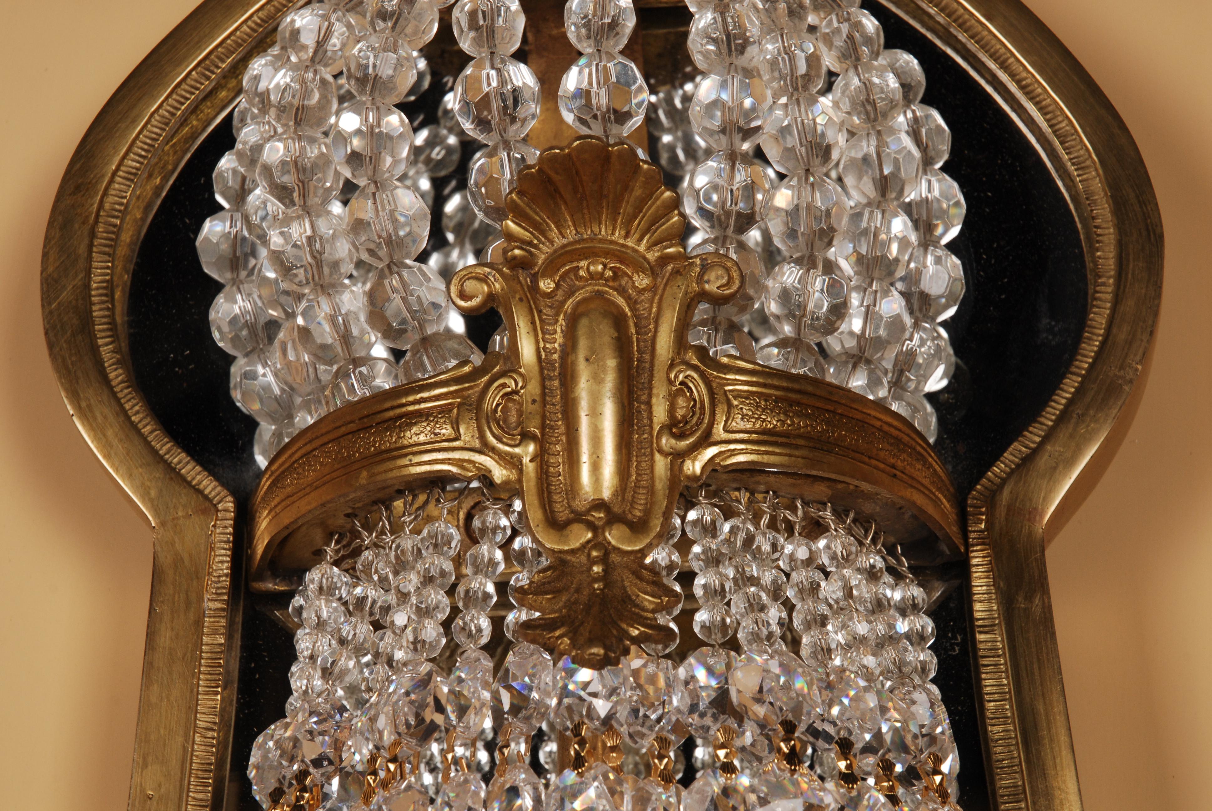 Contemporary Crystal Basket Wall Light in Louis XVI Style For Sale