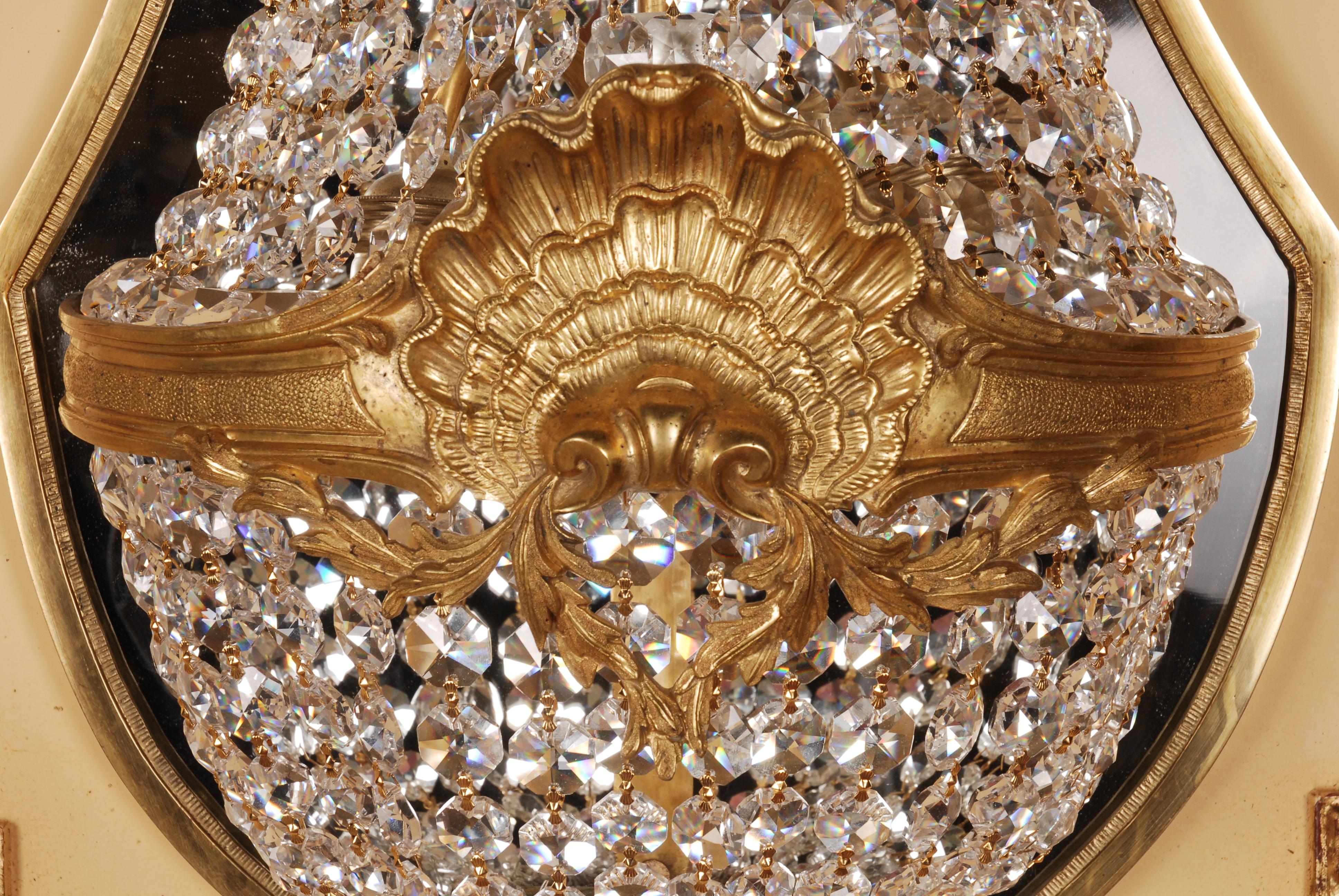 Crystal Basket Wall Light in Louis XVI Style For Sale 1