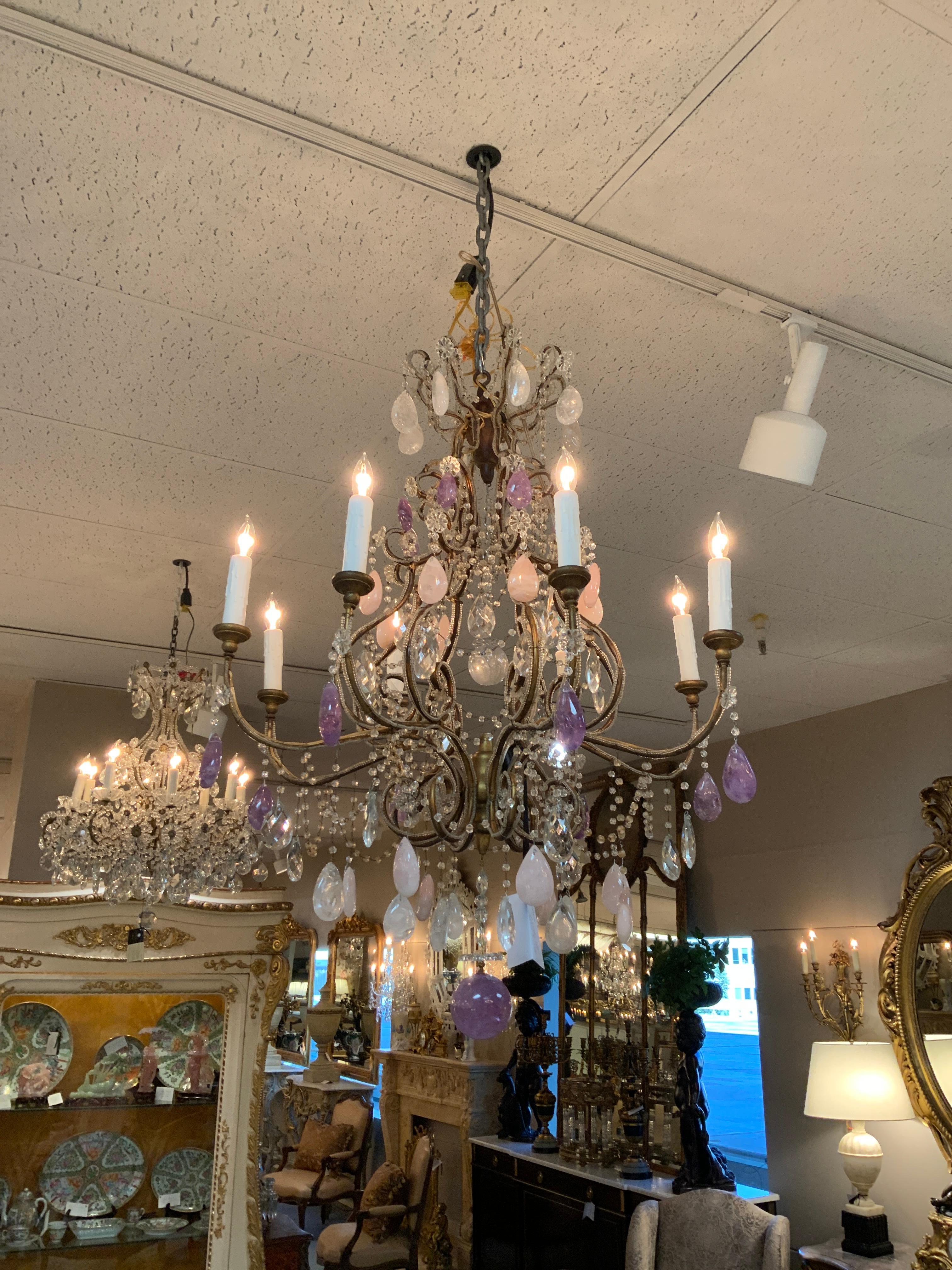 Kristallperlen-Kronleuchter mit Rosenquarz-Amythen und Bergkristall-Prismen im Angebot 1