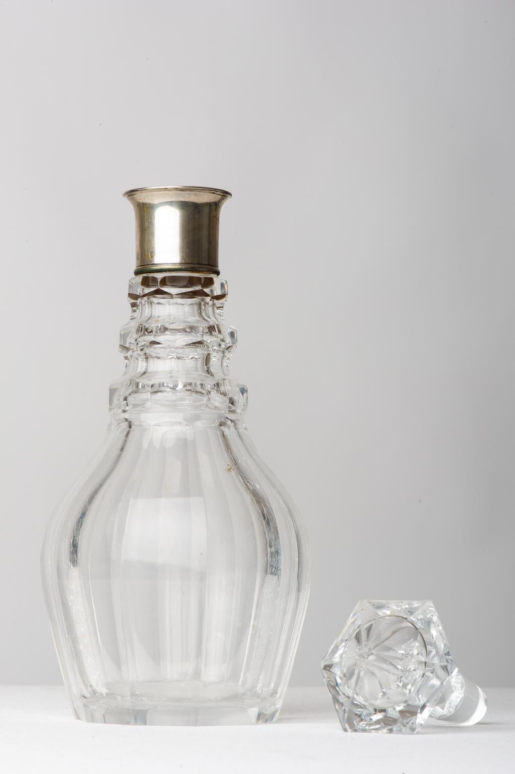 Classique américain Carafe à bouteille en cristal avec col en argent également pour vodka en vente